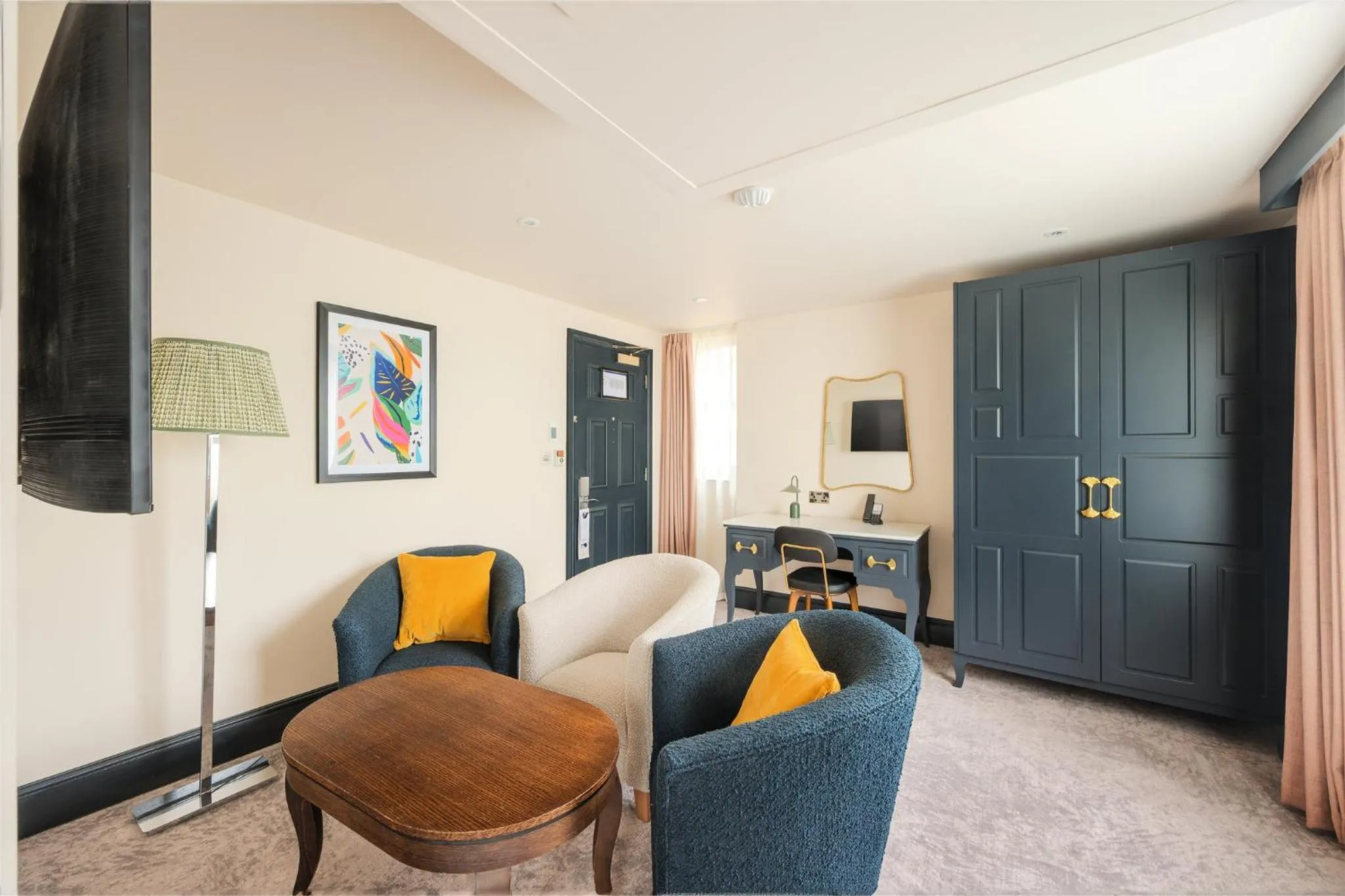 Photo of the whole room in Hotel Indigo London - Kensington by IHG