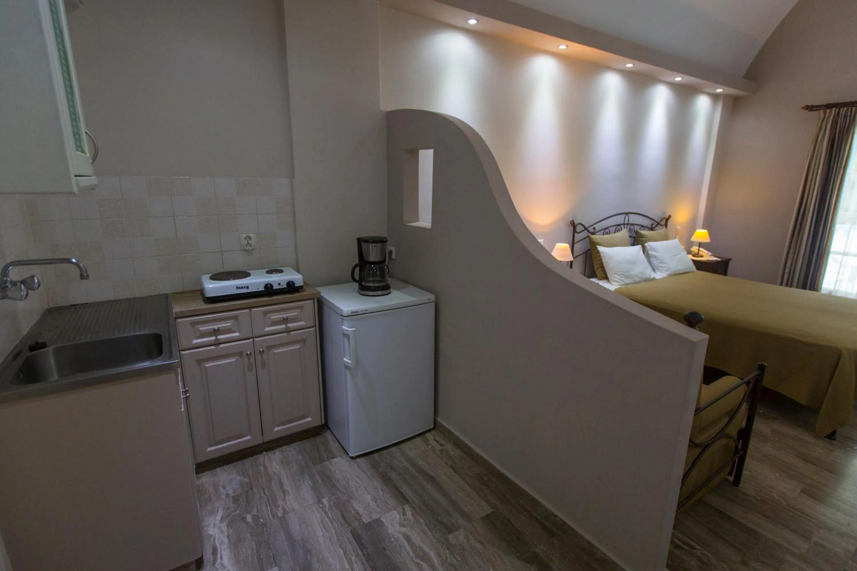 Kitchen or kitchenette, Bed in Preka Maria