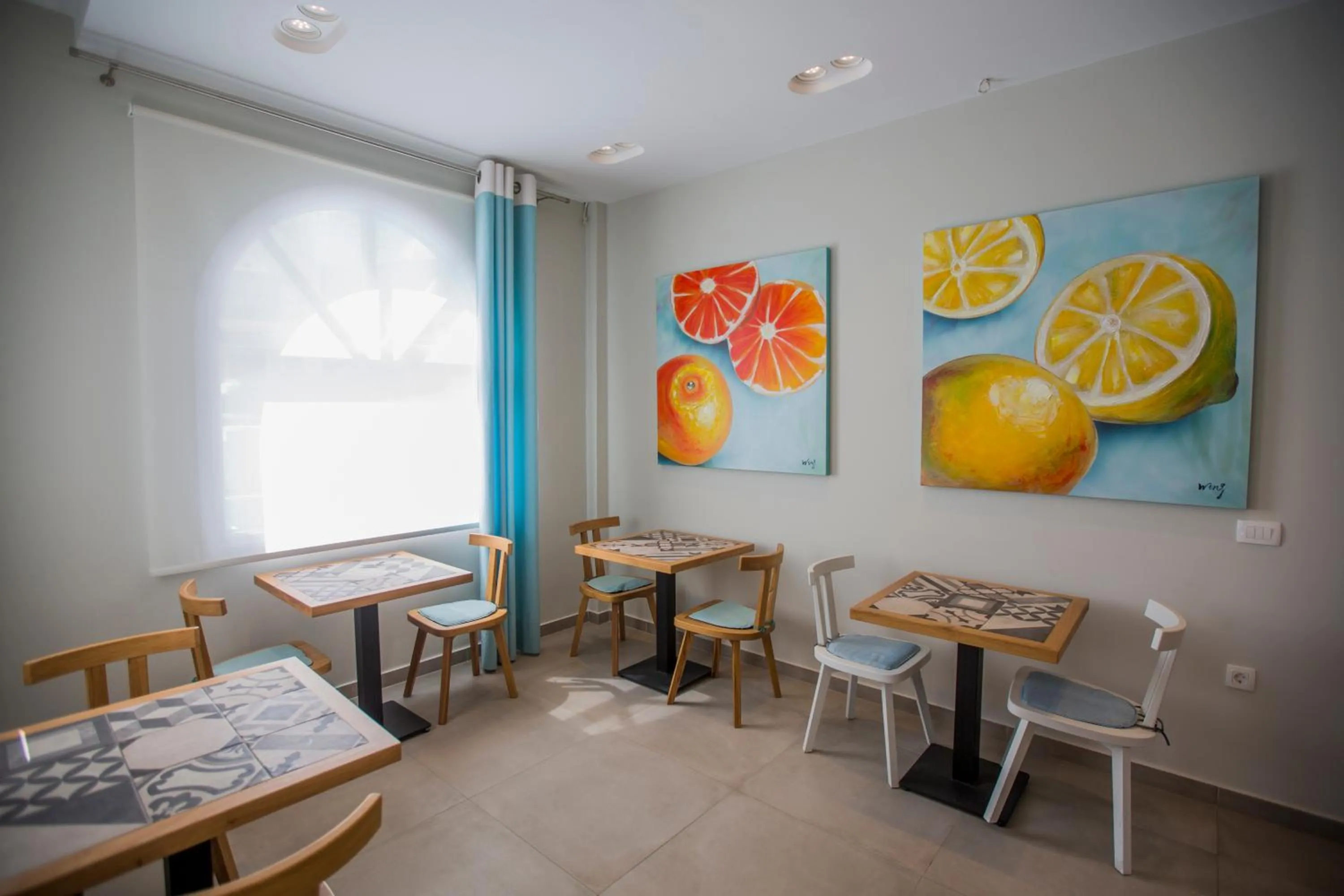 Restaurant/places to eat in Preka Maria