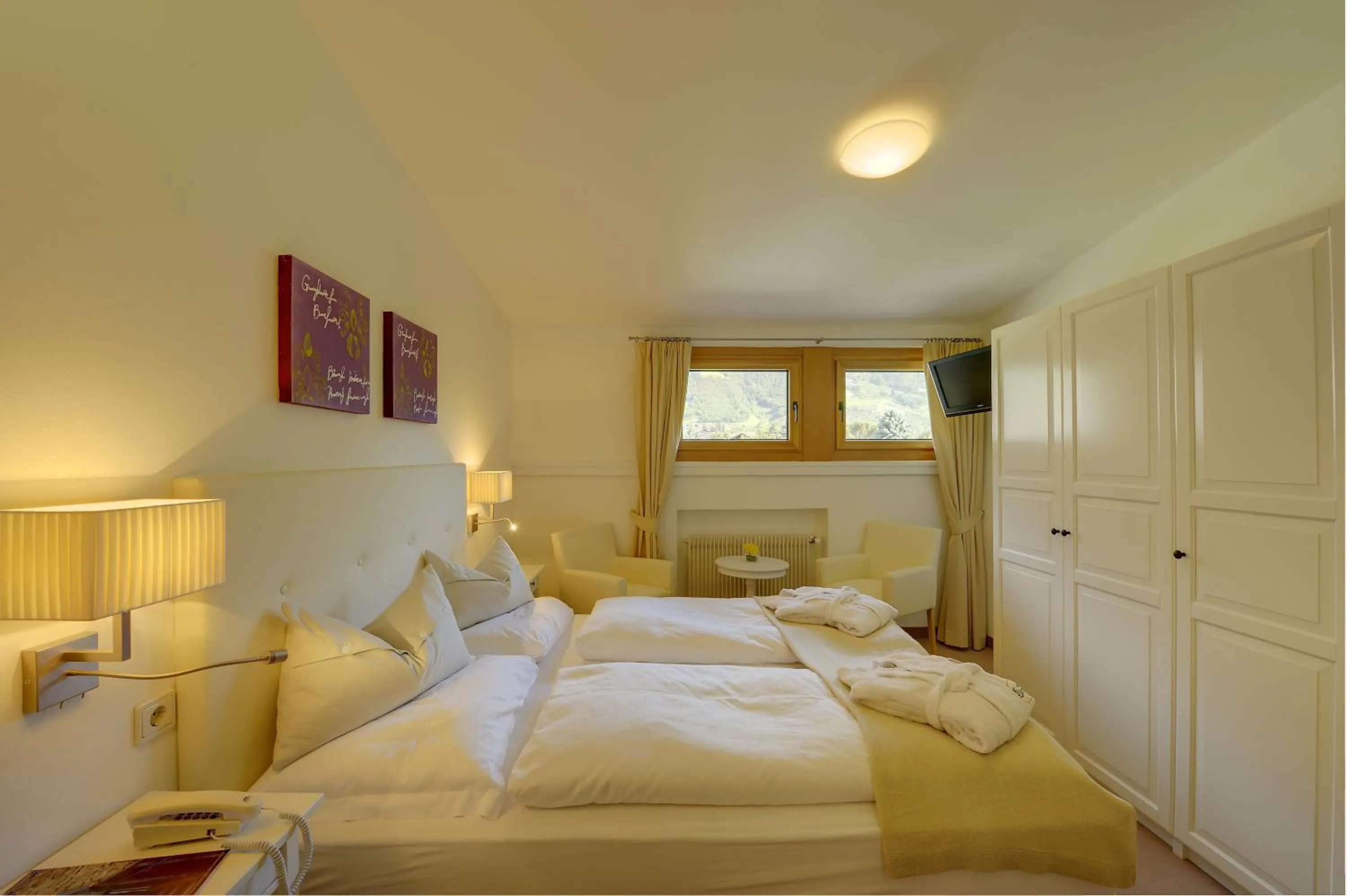 Photo of the whole room, Bed in Hotel Dorner B&B