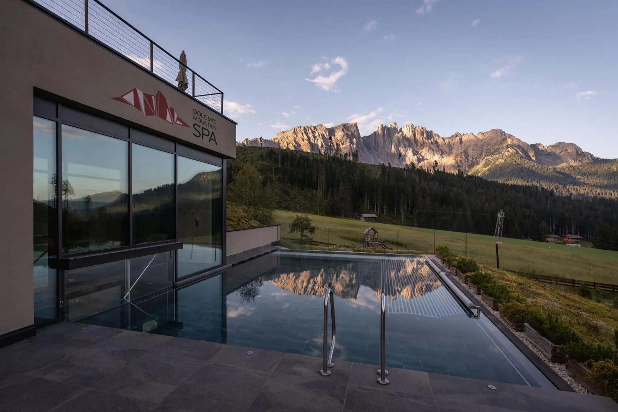 Swimming pool in Moseralm Dolomiti Hideaway