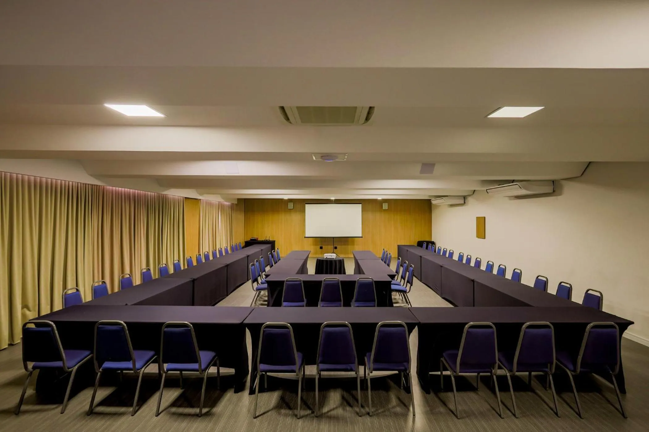 Meeting/conference room in Antonio´s Palace Hotel