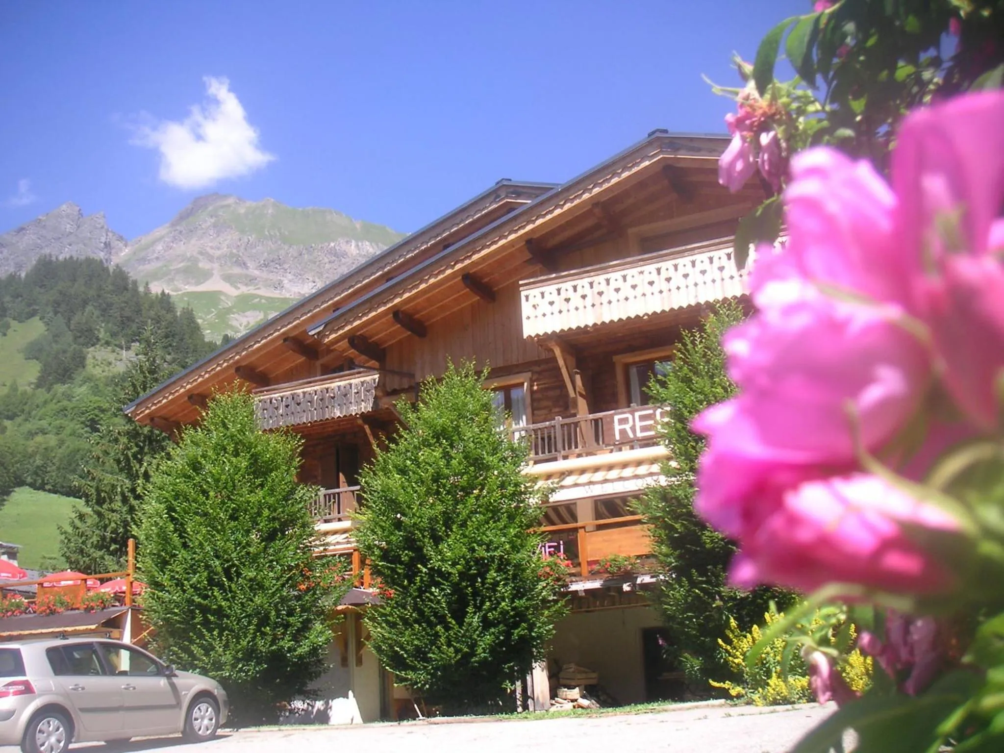 Facade/entrance in Apart'hotel & Spa "La Destière"