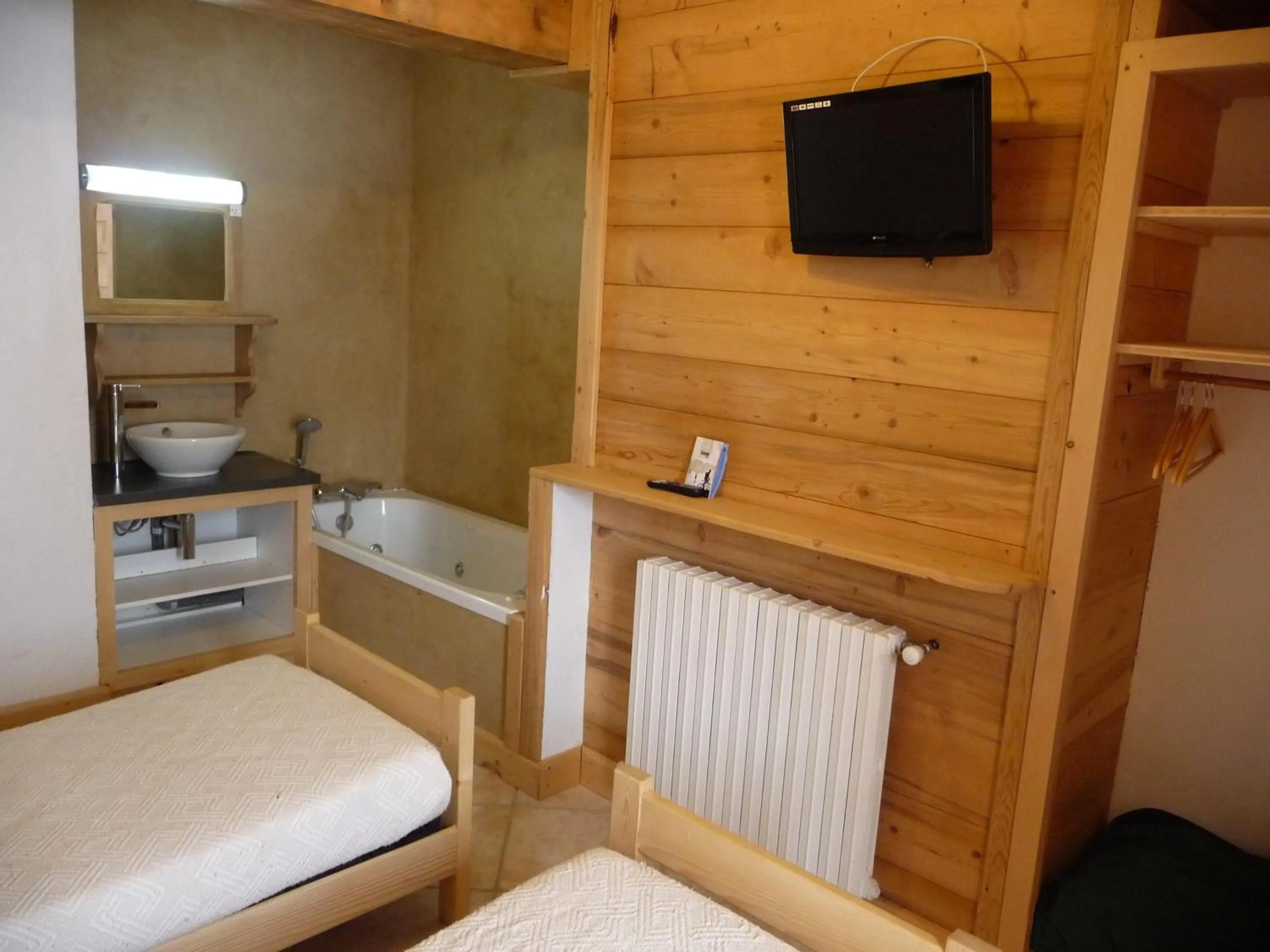 Photo of the whole room in Apart'hotel & Spa "La Destière"