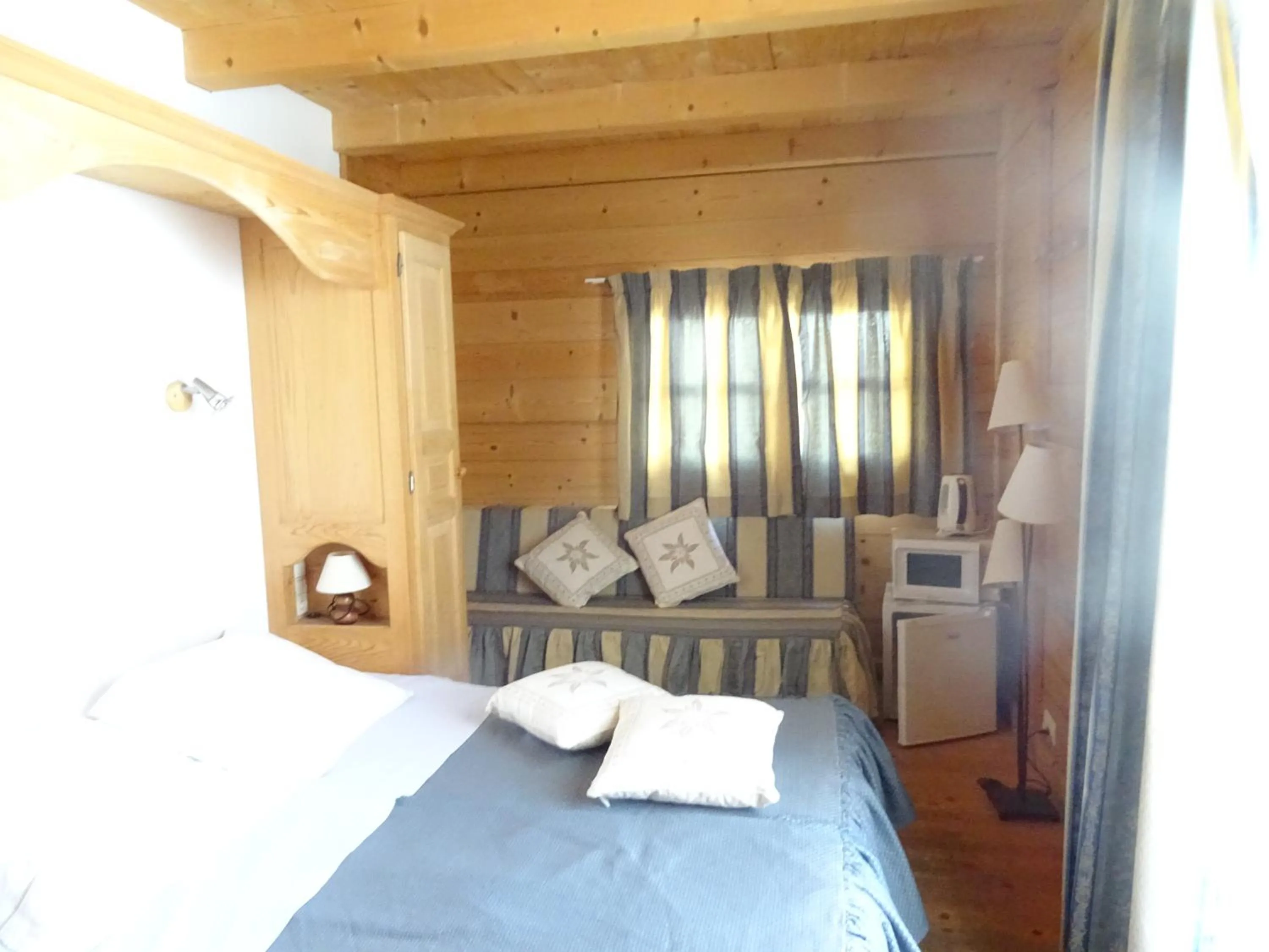 Bed in Apart'hotel & Spa "La Destière"