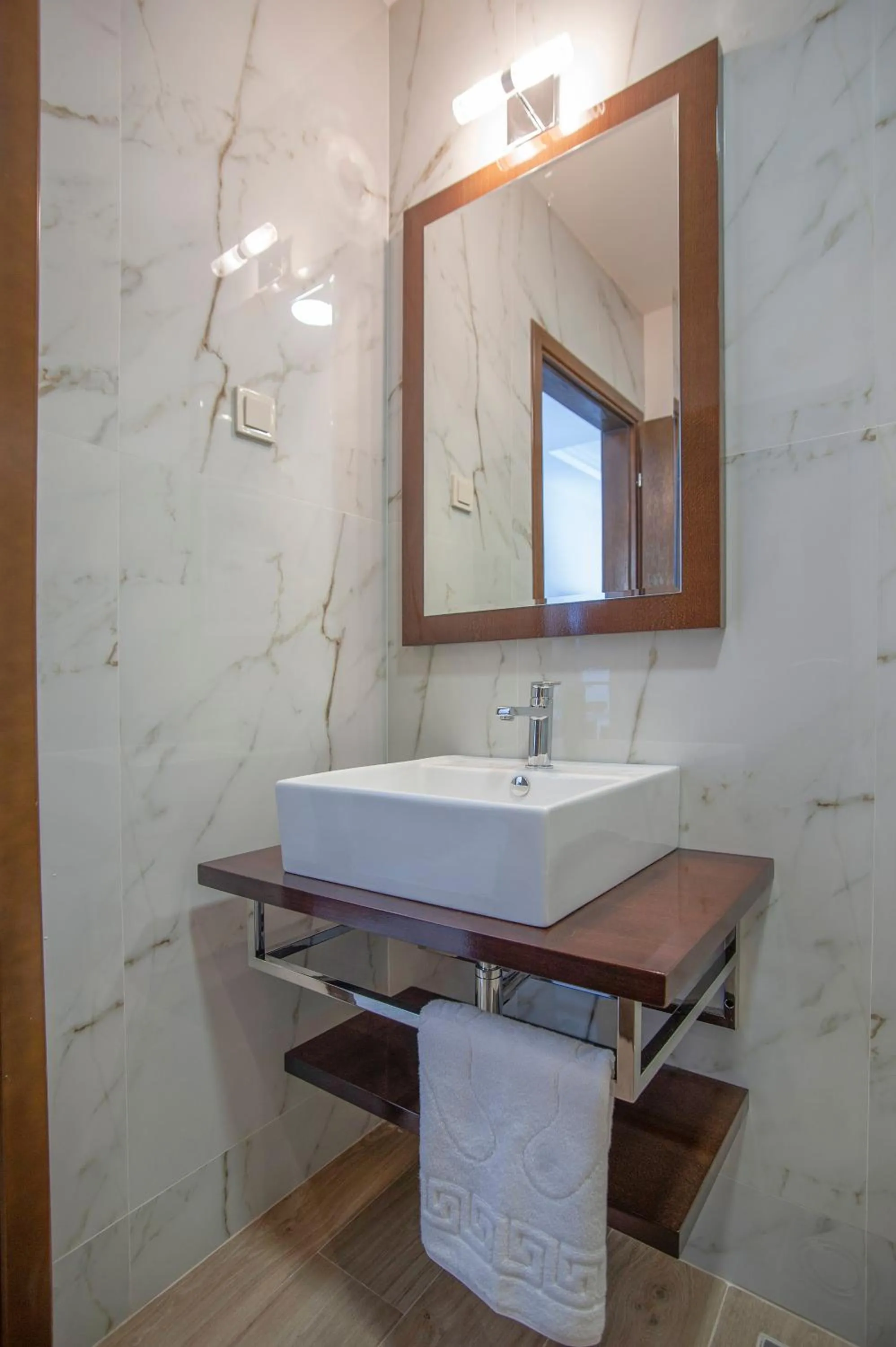 Bathroom in Hotel Twelve by Aycon