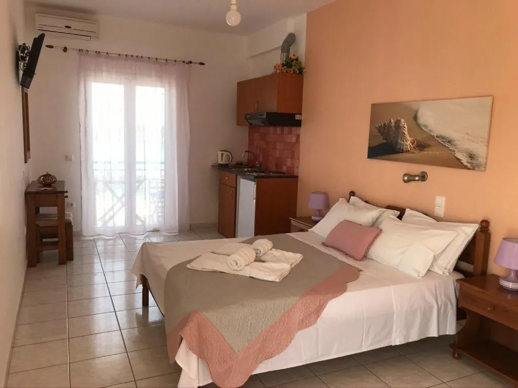 Bedroom, Bed in Athena Kythera