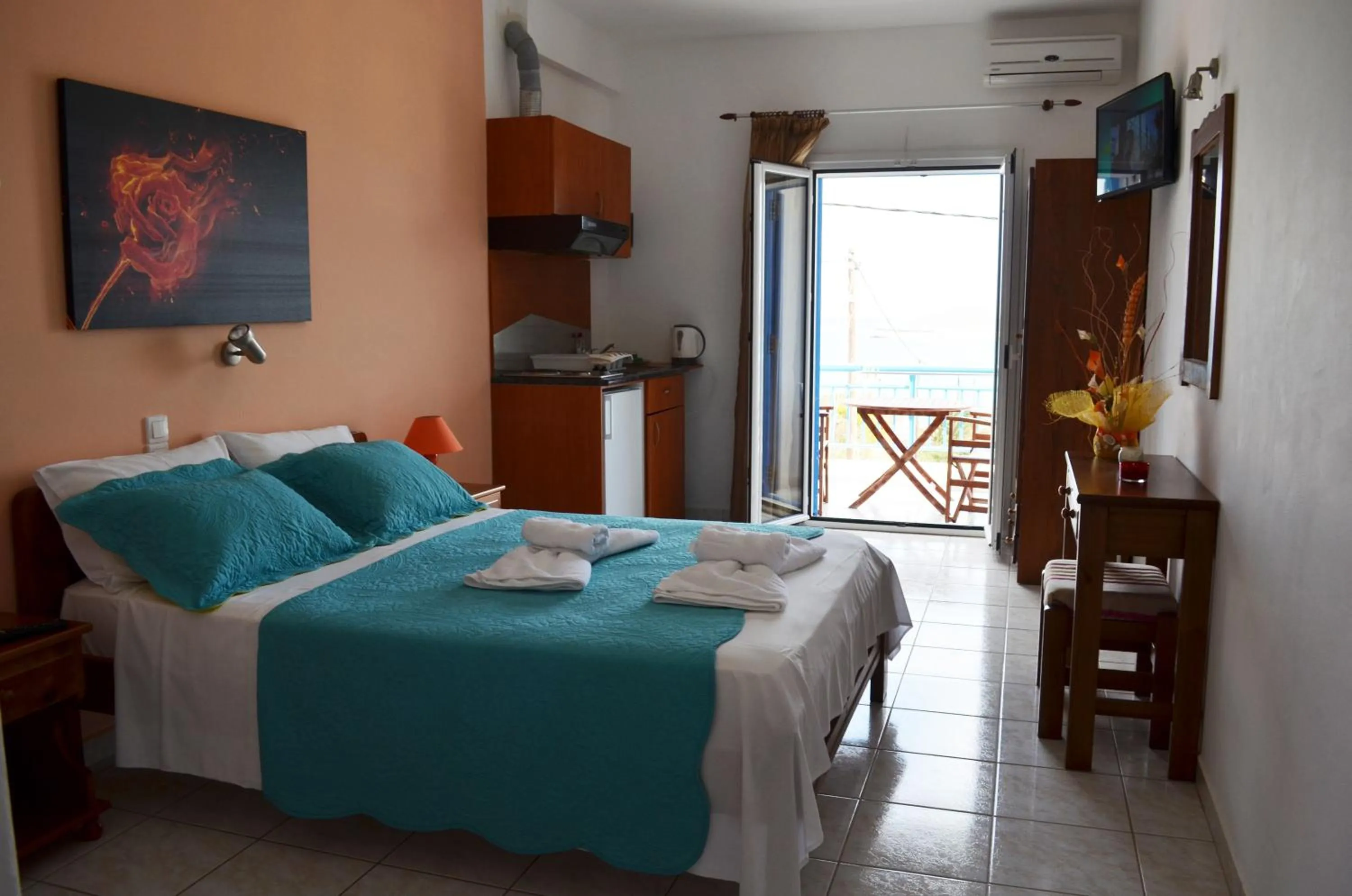 Bedroom, Bed in Athena Kythera