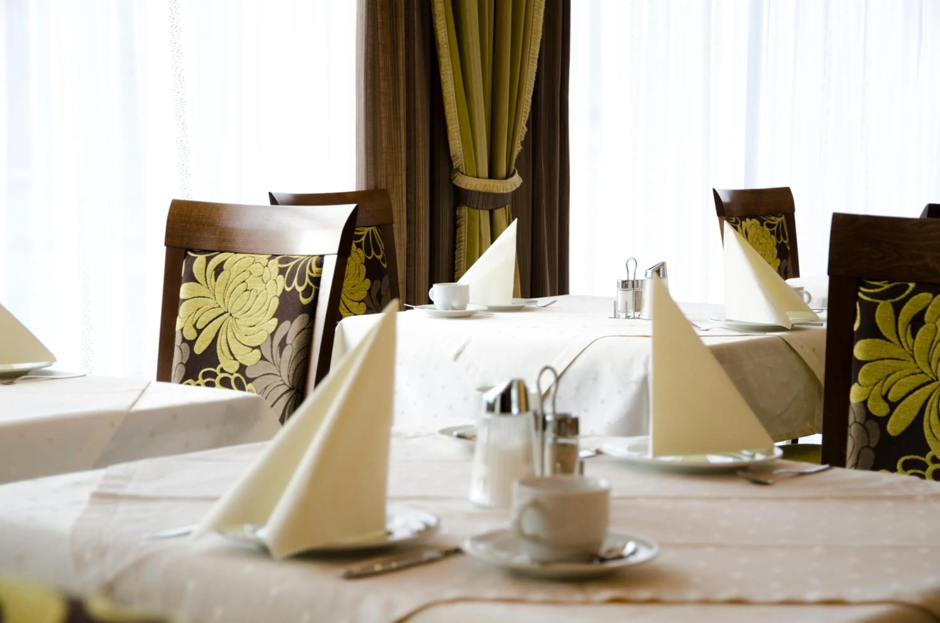 Breakfast in Hotel Garni Arosa