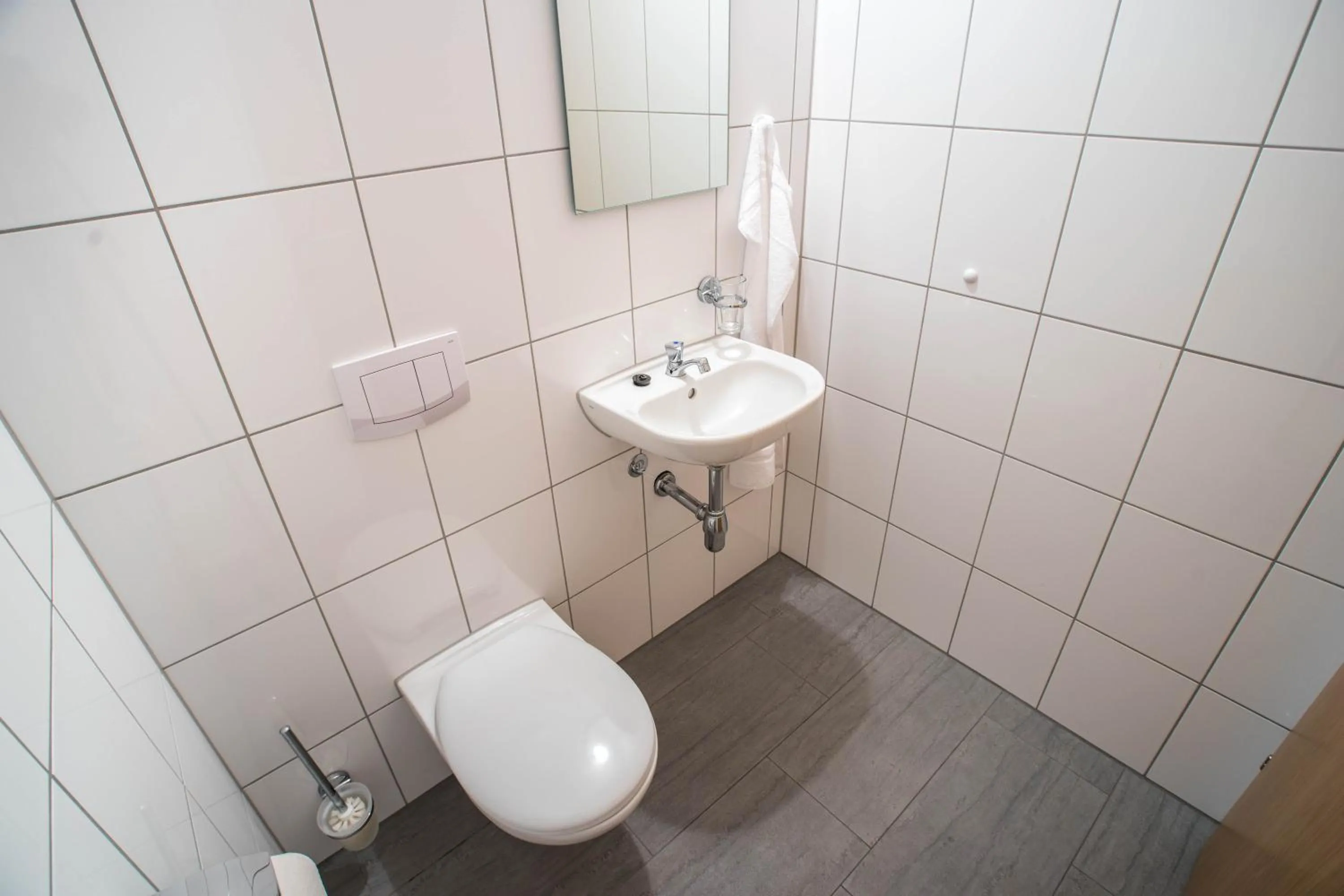 Toilet in Appart Gastauer