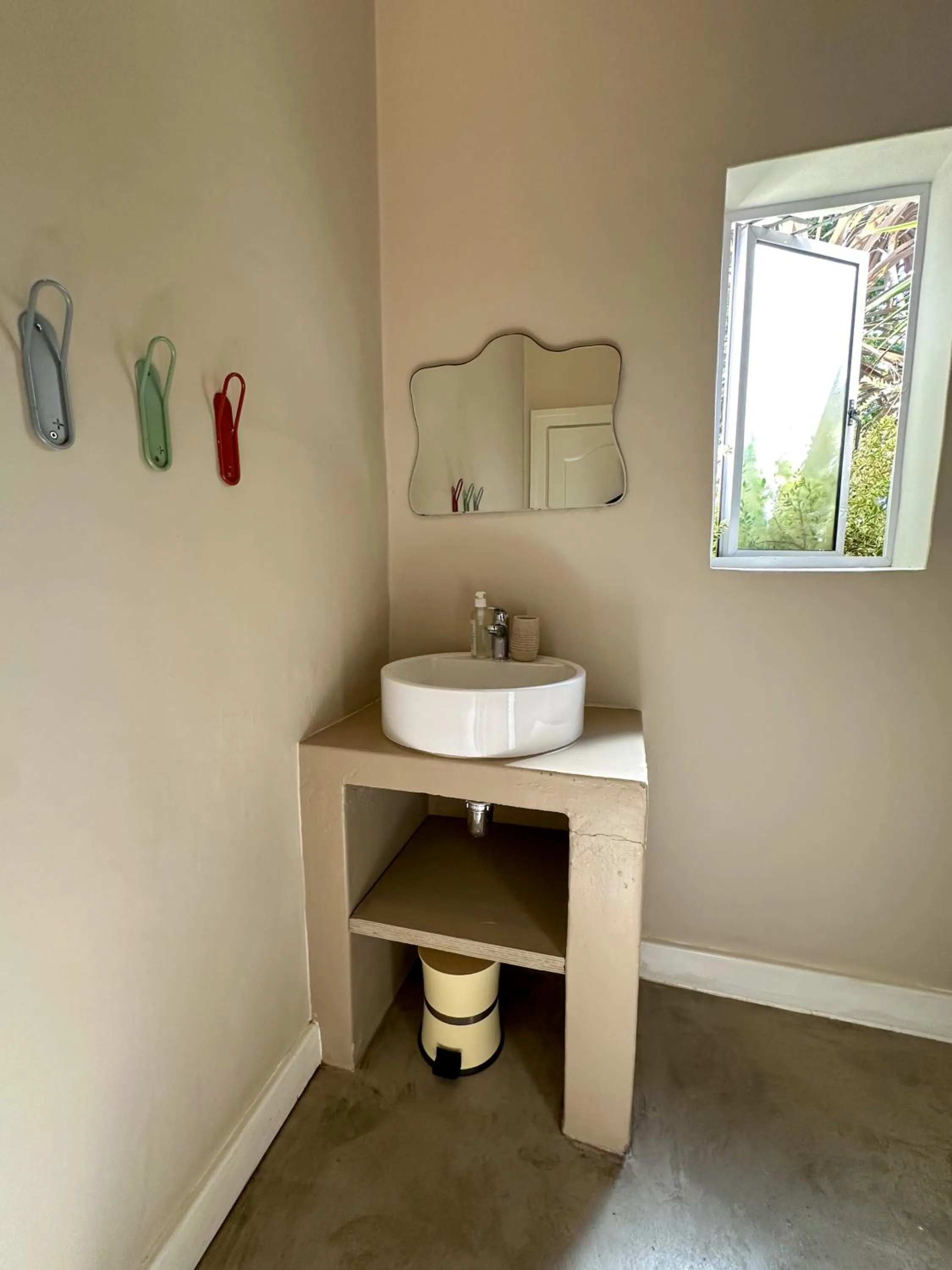 Bathroom in THE BIG - Luxury Backpackers