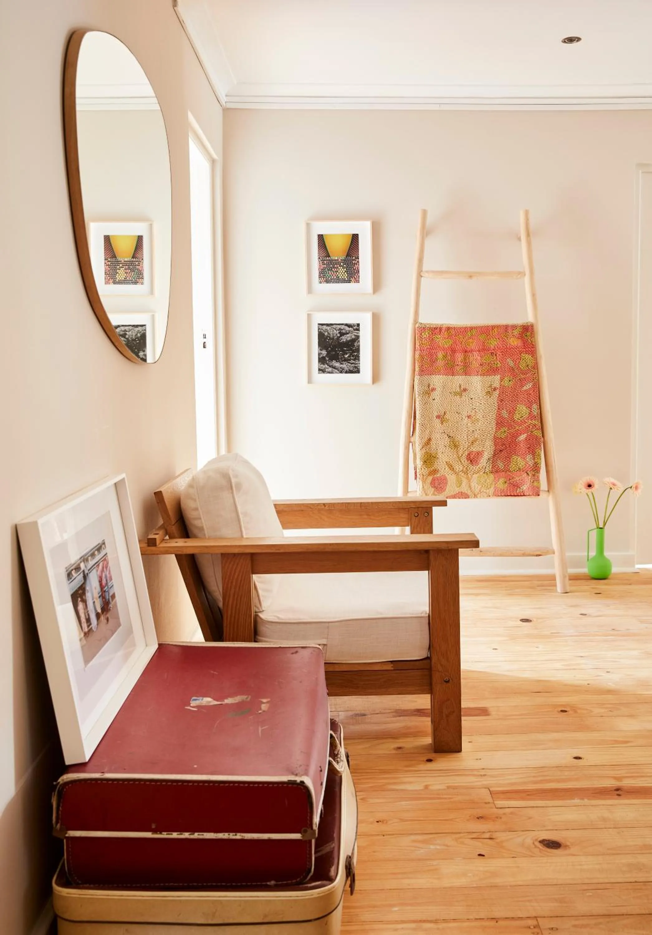 Lounge or bar, Bed in THE BIG - Luxury Backpackers