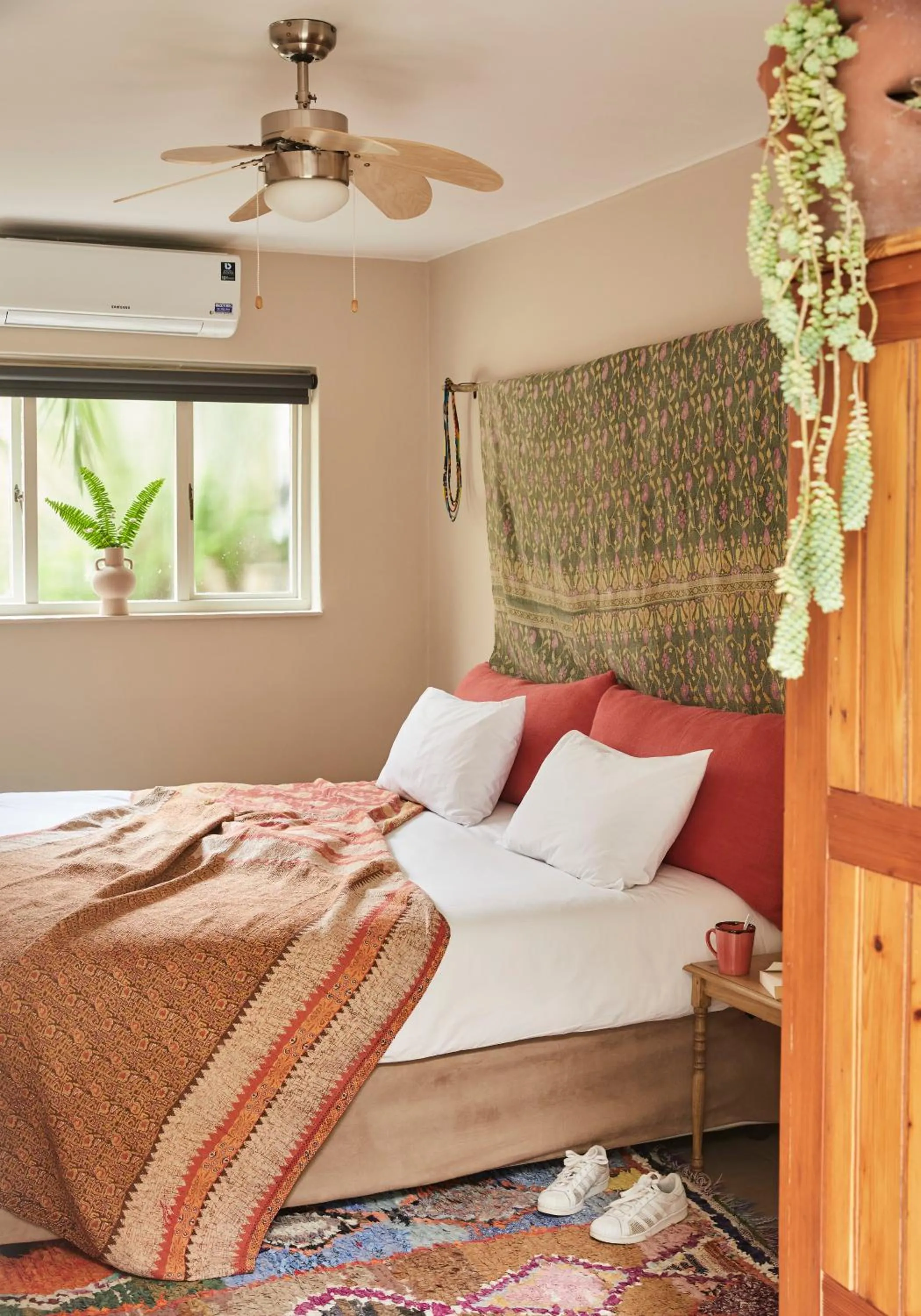 Bedroom, Bed in THE BIG - Luxury Backpackers