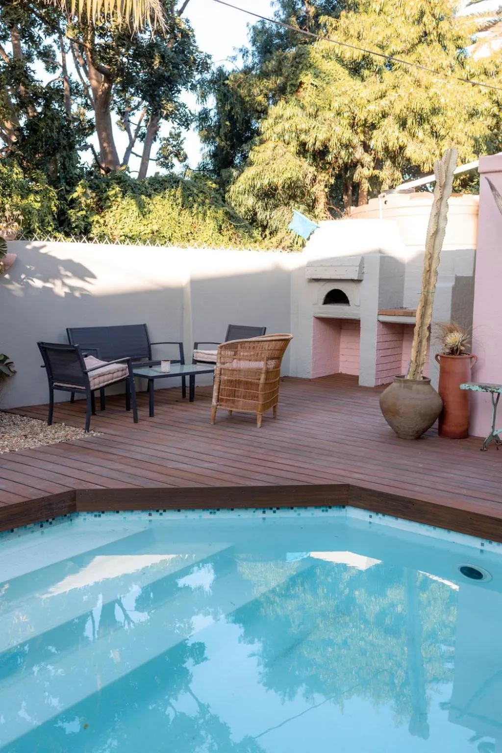 Swimming pool in THE BIG - Luxury Backpackers