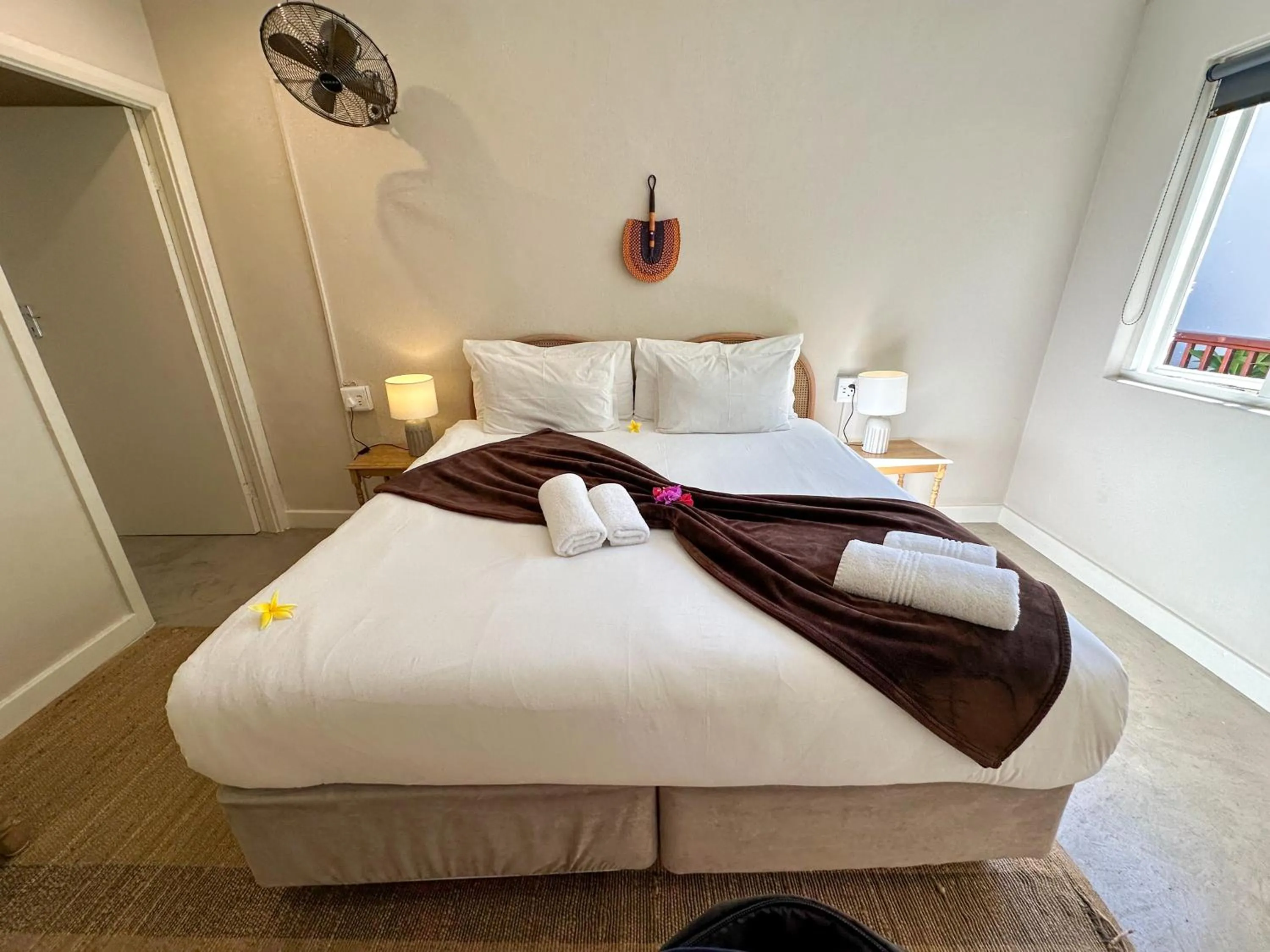 Bedroom, Bed in THE BIG - Luxury Backpackers