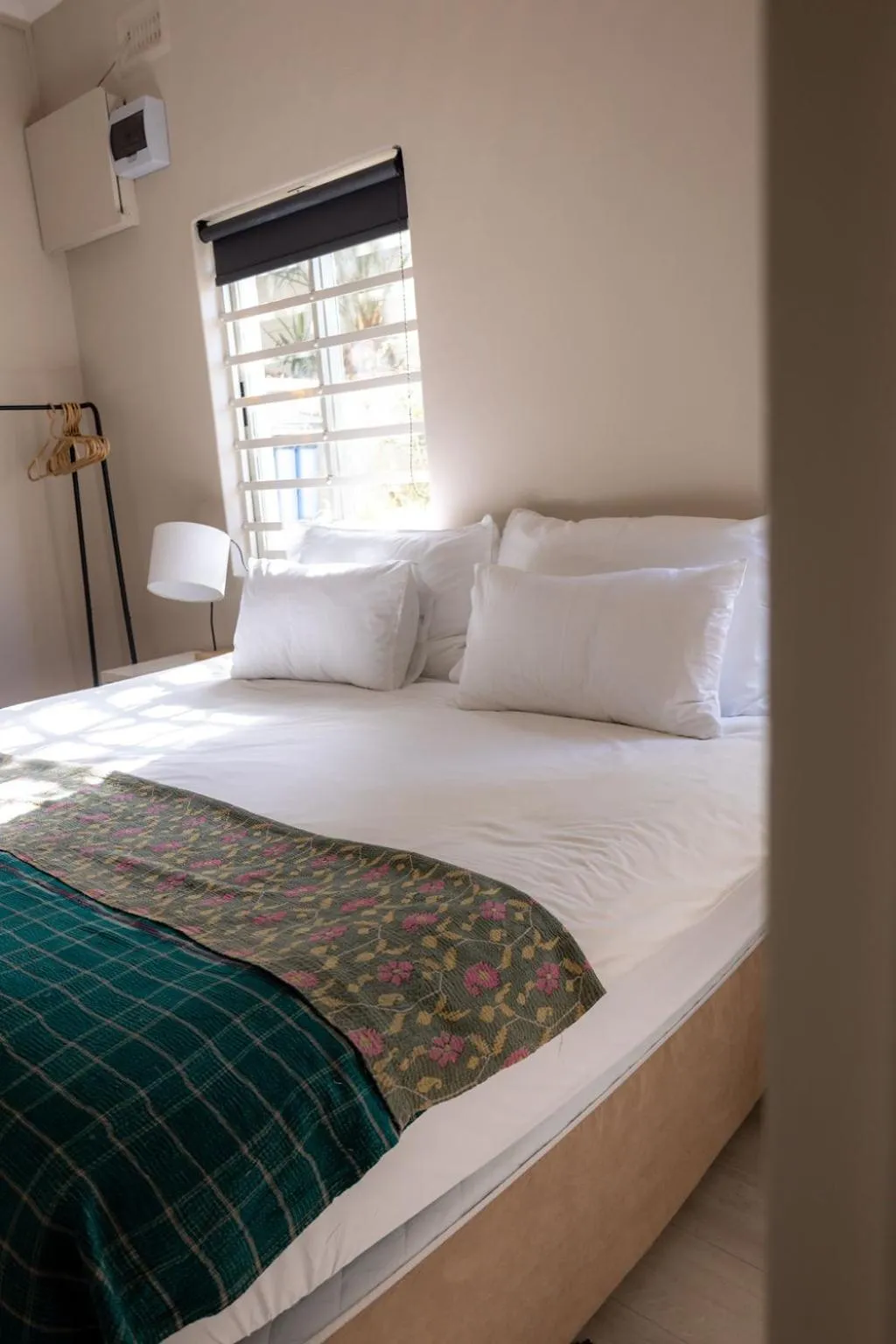 Bedroom, Bed in THE BIG - Luxury Backpackers