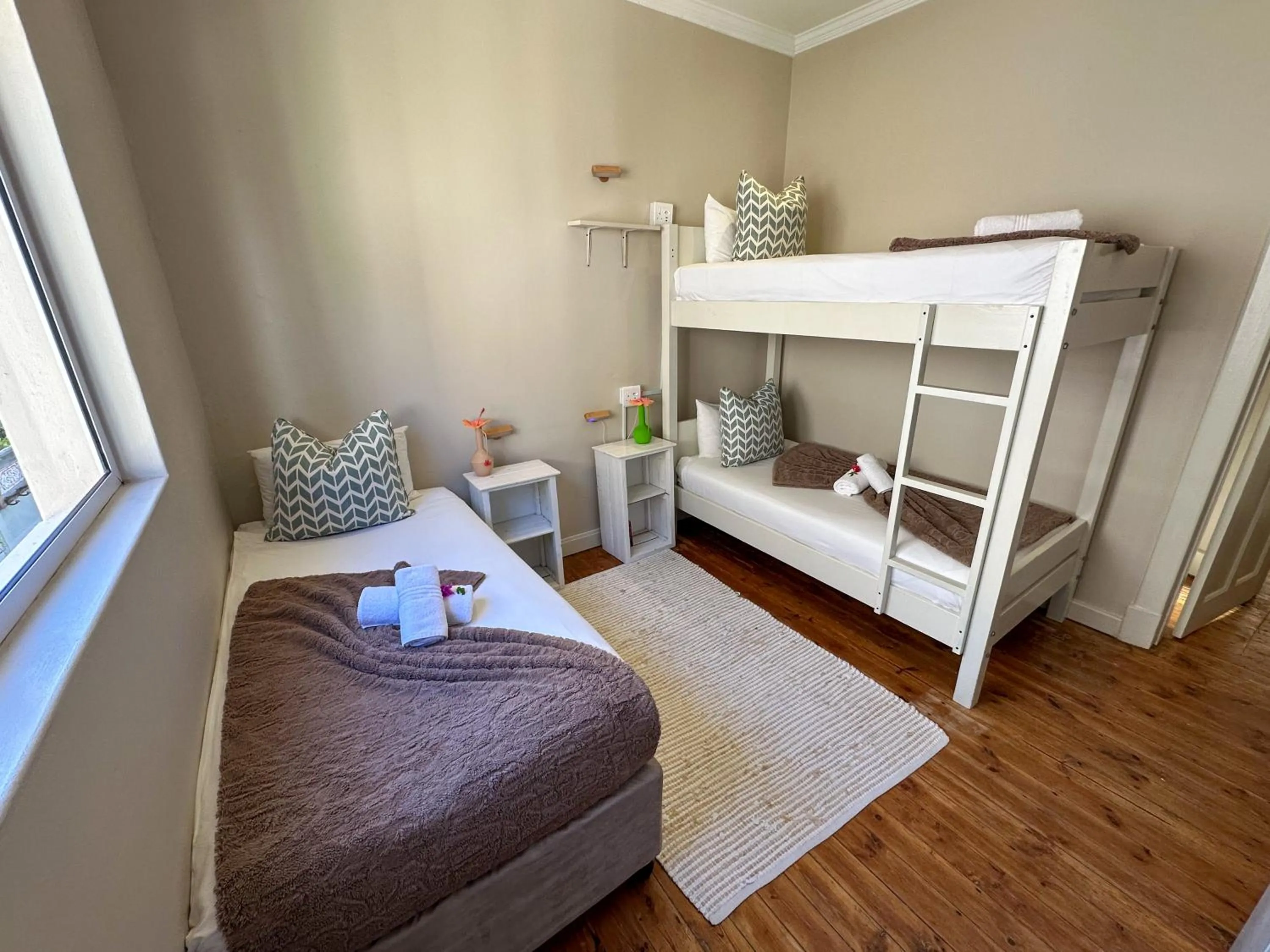 Bedroom, Bed in THE BIG - Luxury Backpackers