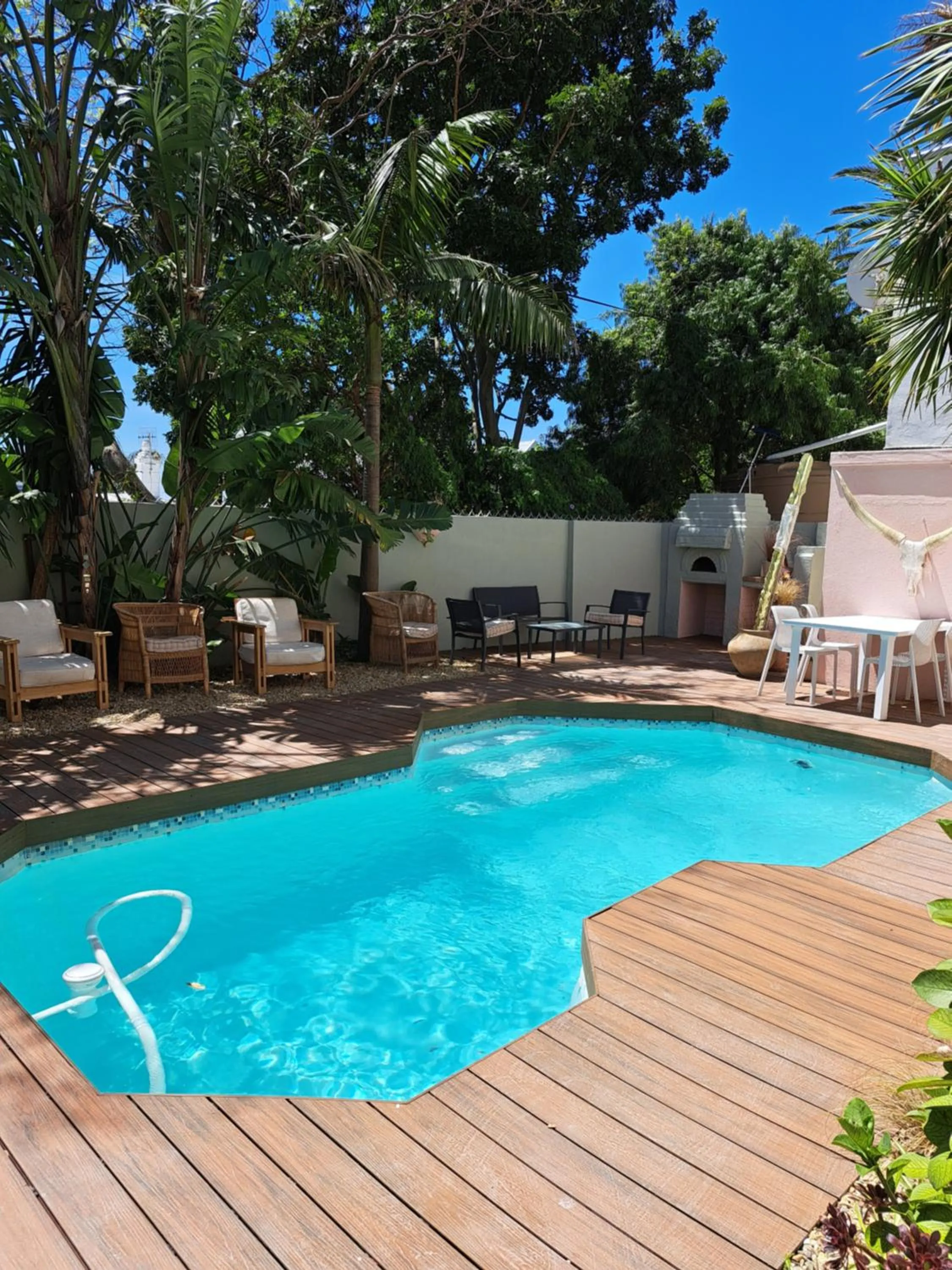 Pool view in THE BIG - Luxury Backpackers