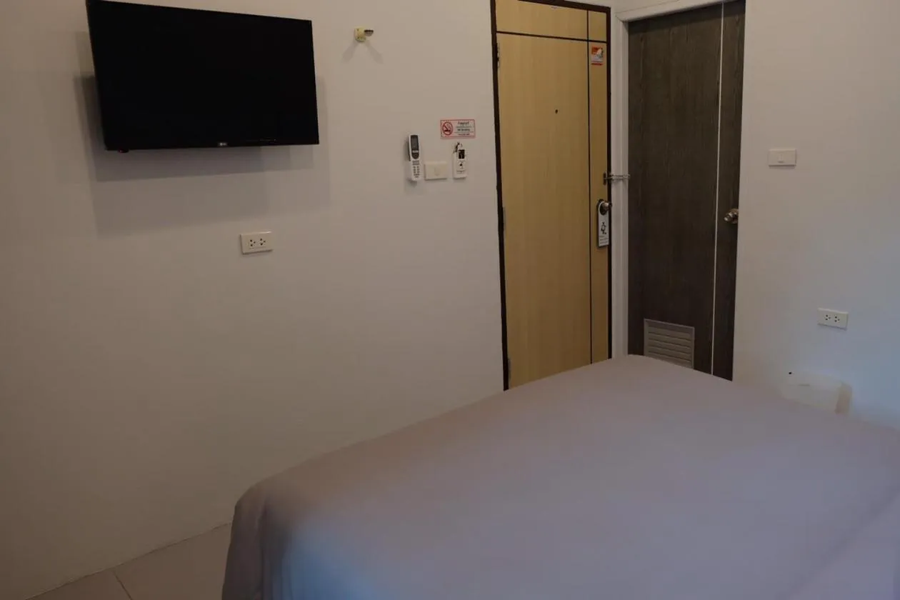 Bed in Minimal House Patong