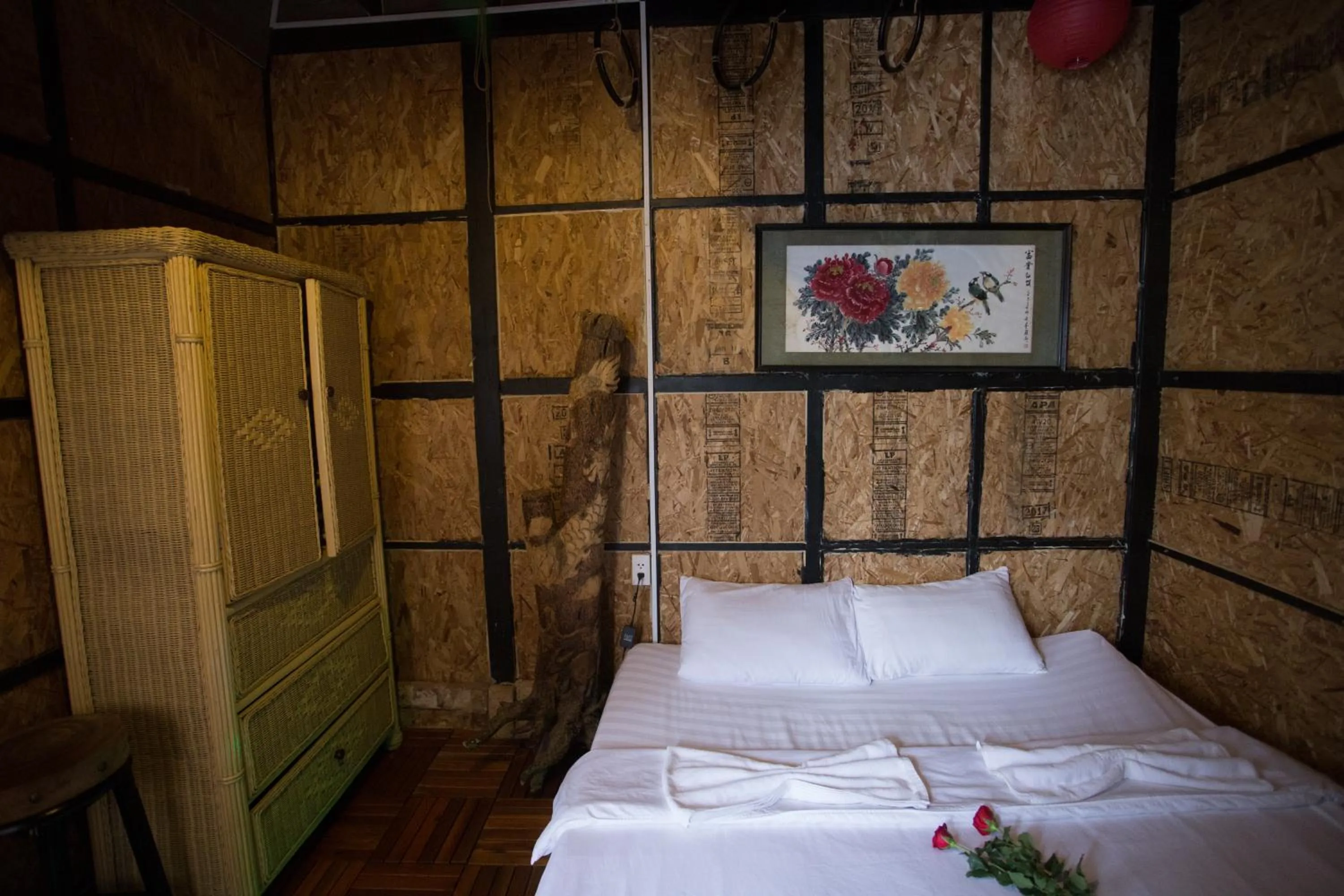 Photo of the whole room, Bed in Sai Gon 1979 Hotel