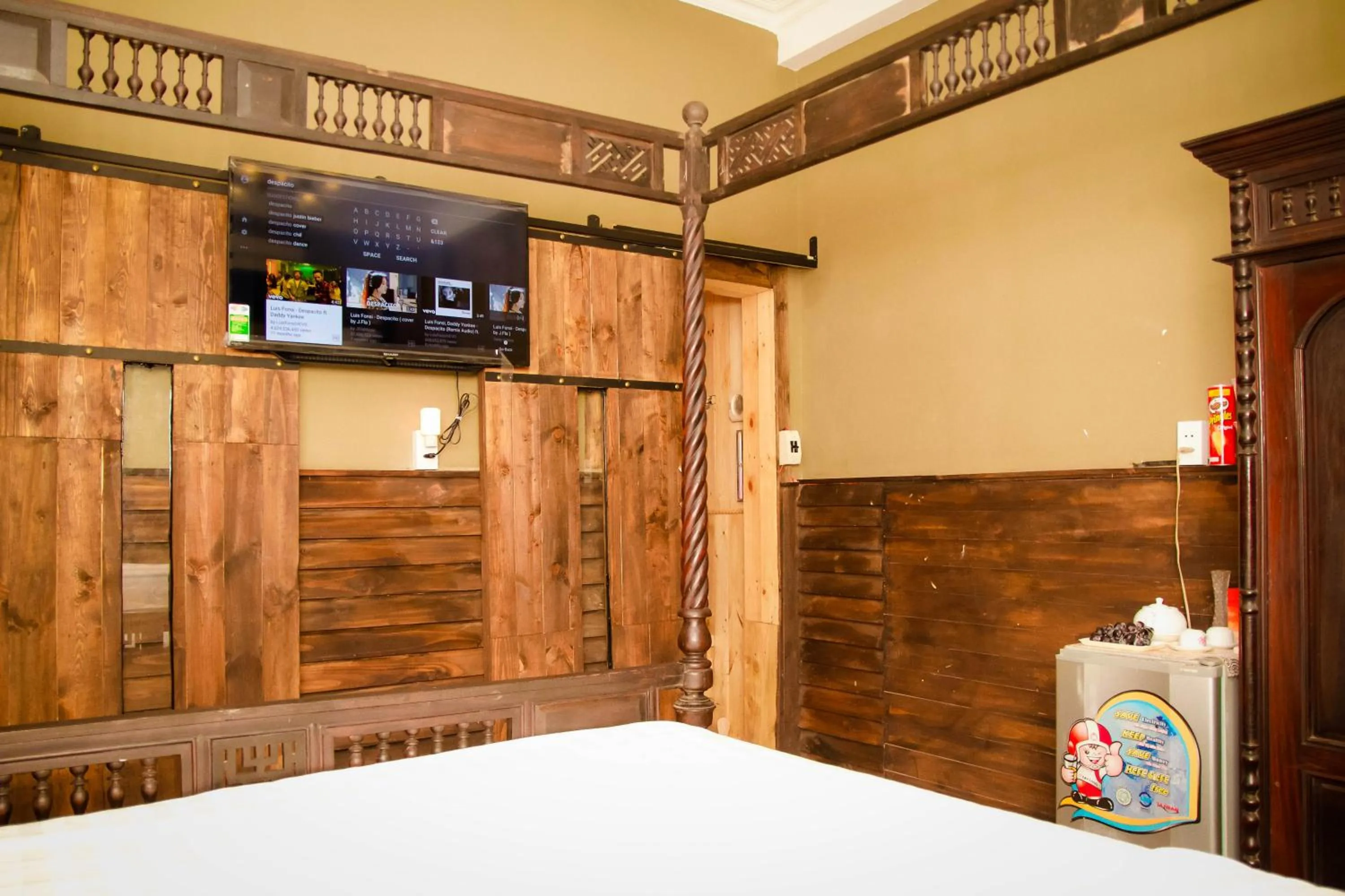 Communal lounge/ TV room, Bed in Sai Gon 1979 Hotel