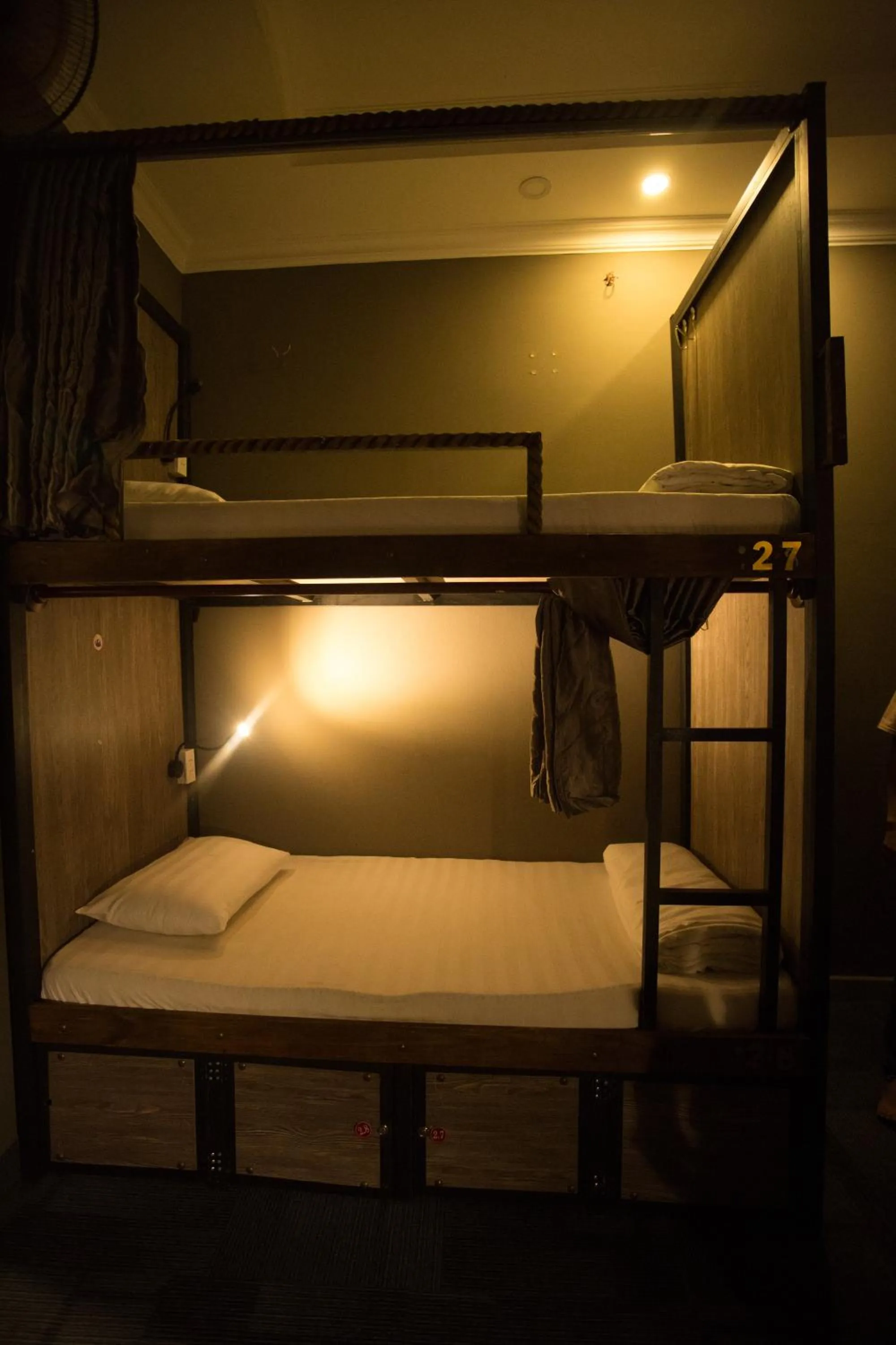 bunk bed, Bed in Sai Gon 1979 Hotel