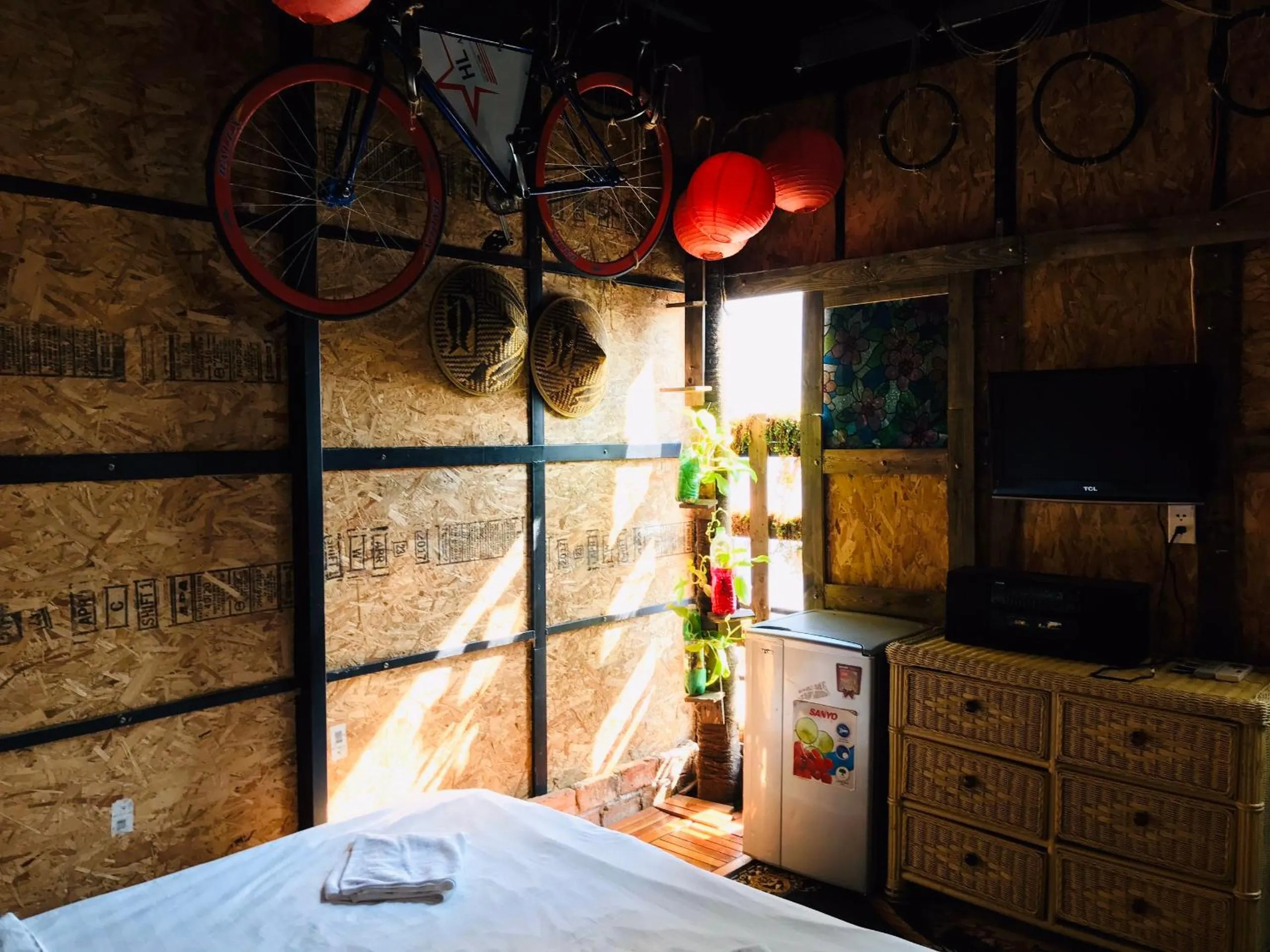 Bedroom, Bed in Sai Gon 1979 Hotel