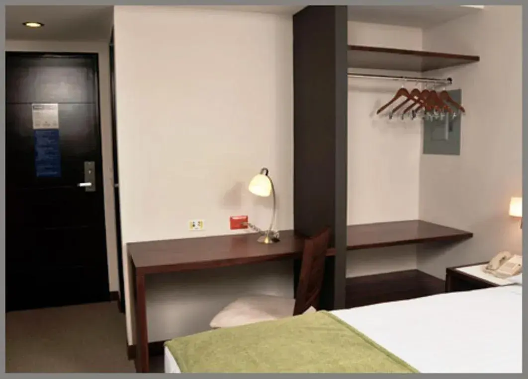 Queen Room in Hotel Hex Queen Room in Hotel Hex