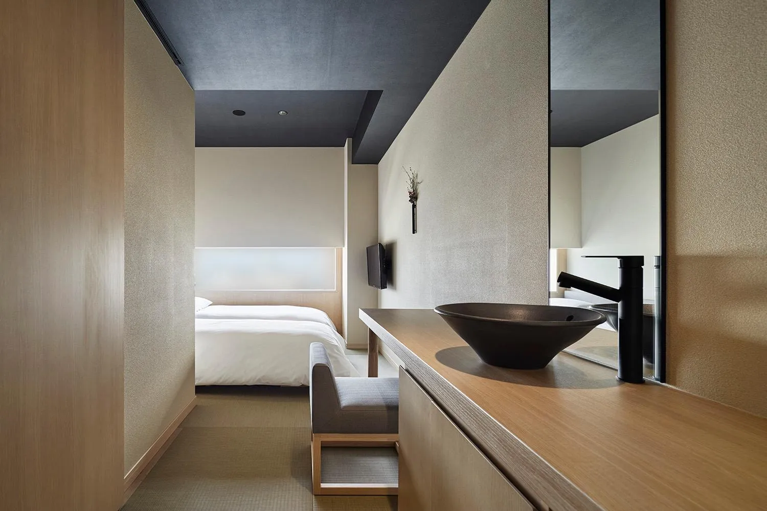 Bed in ONSEN RYOKAN YUEN SHINJUKU