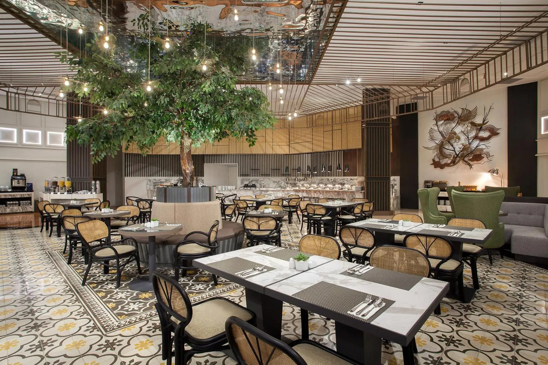 Restaurant/places to eat in Mercure Jakarta Batavia