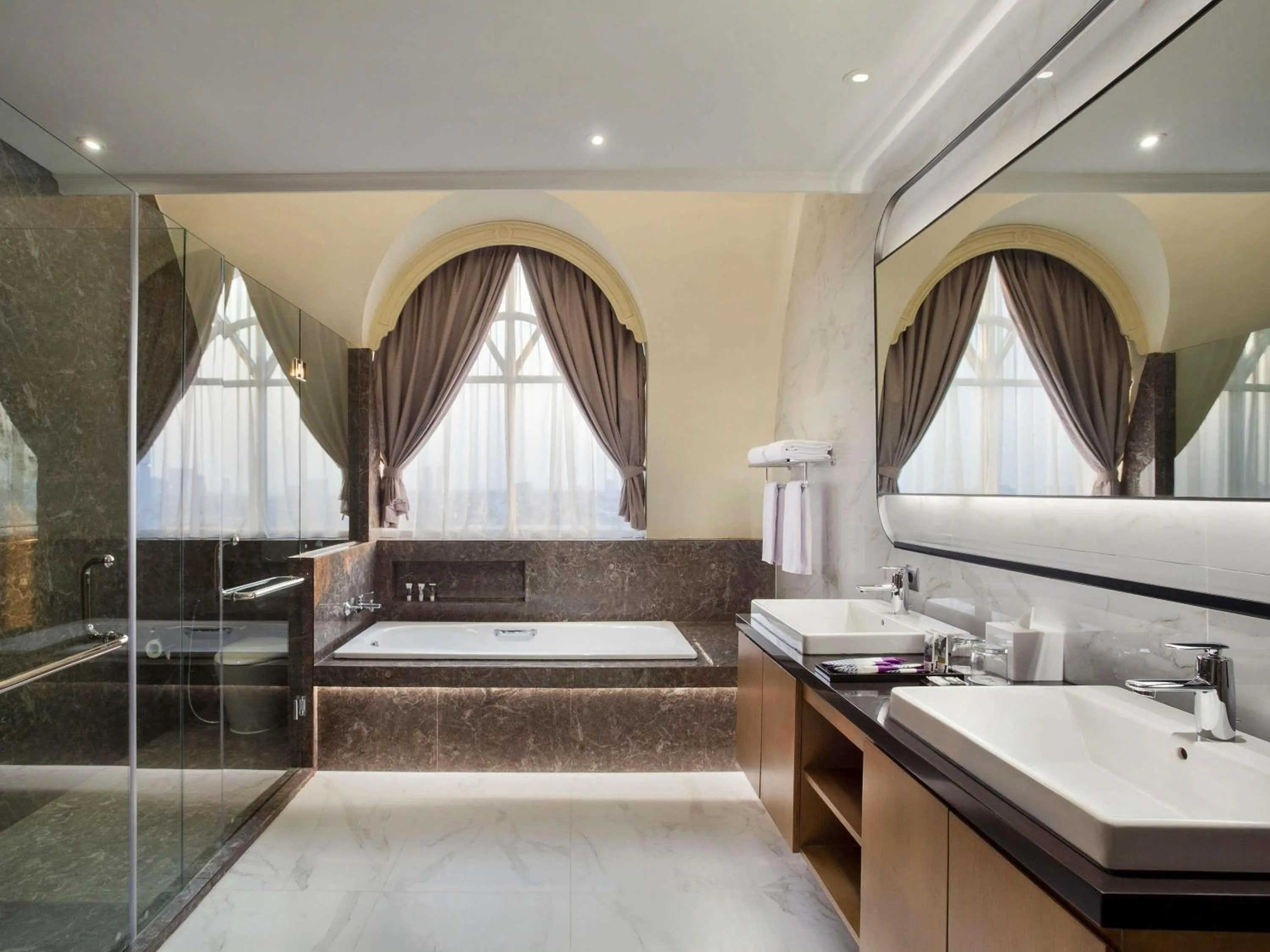 Photo of the whole room in Mercure Jakarta Batavia