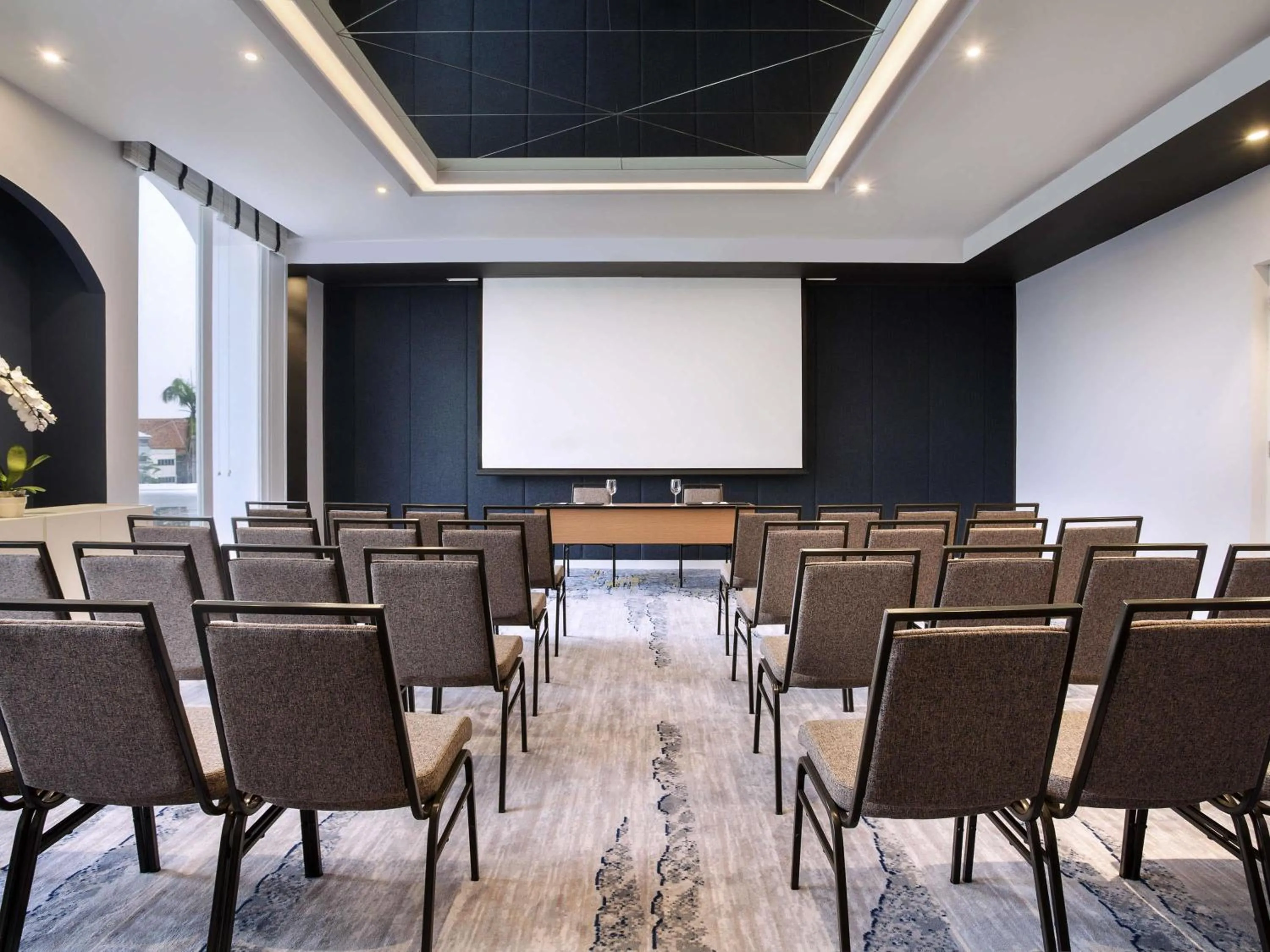 Meeting/conference room in Mercure Jakarta Batavia