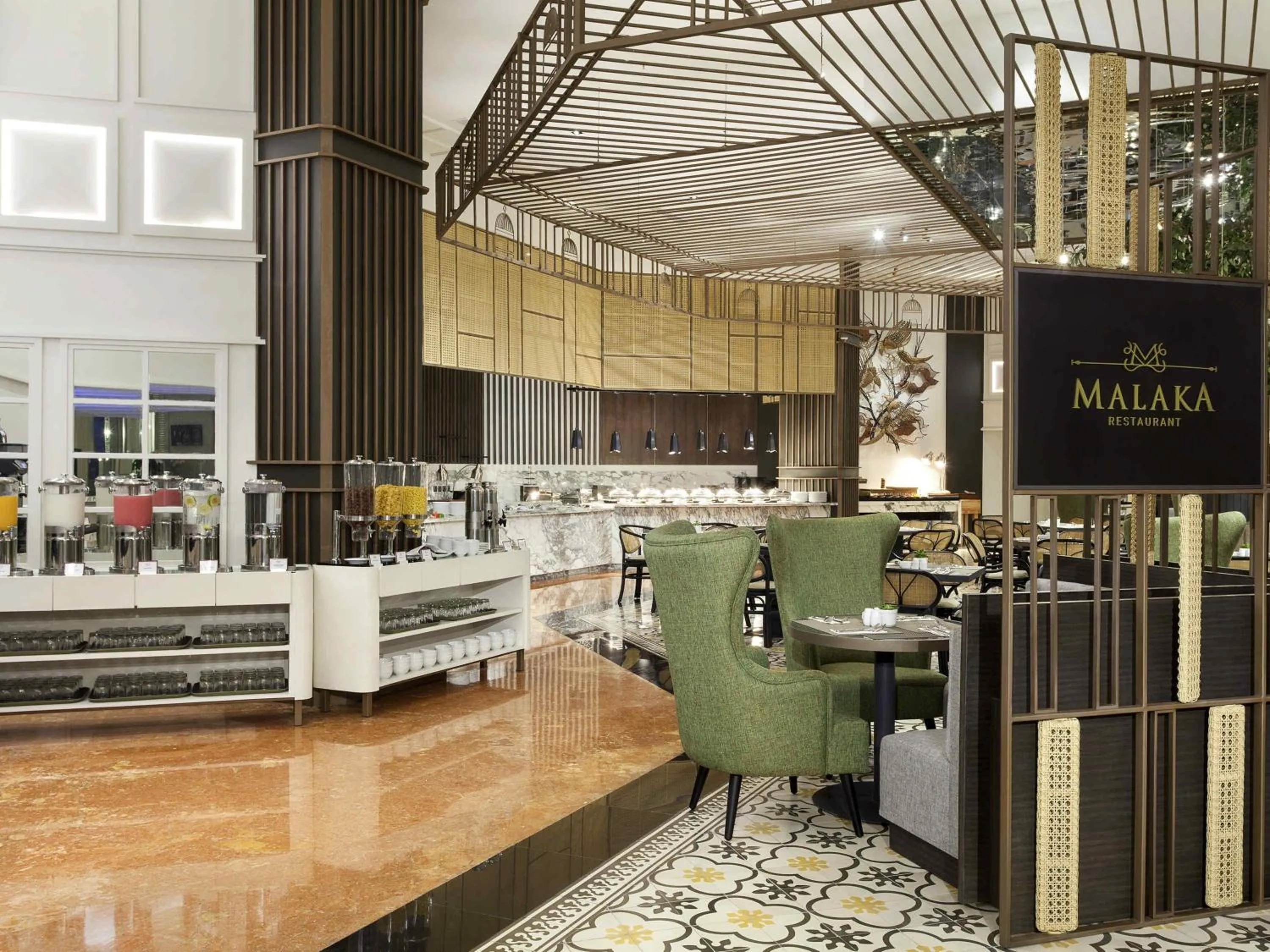 Restaurant/places to eat in Mercure Jakarta Batavia