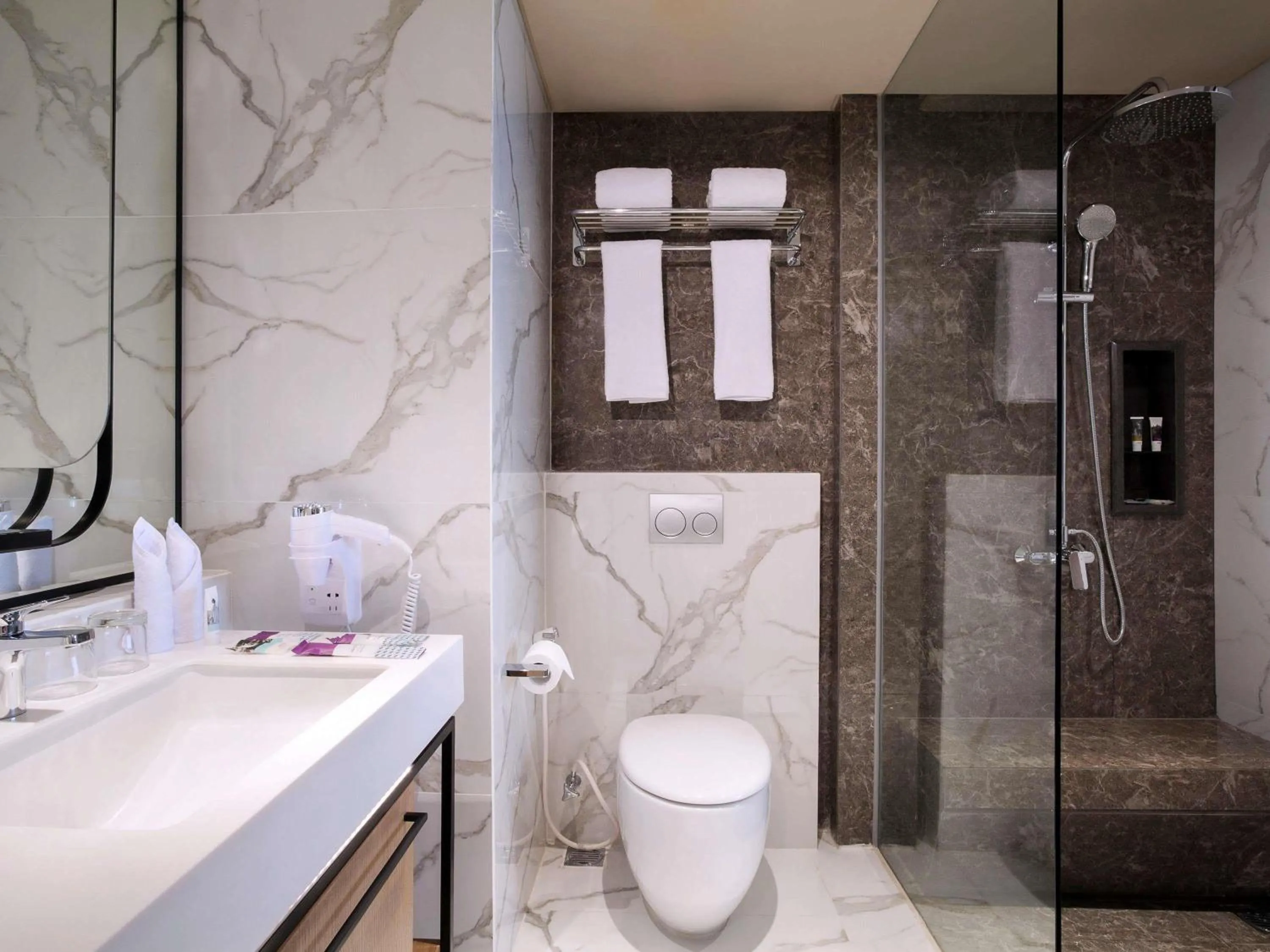 Bedroom in Mercure Jakarta Batavia