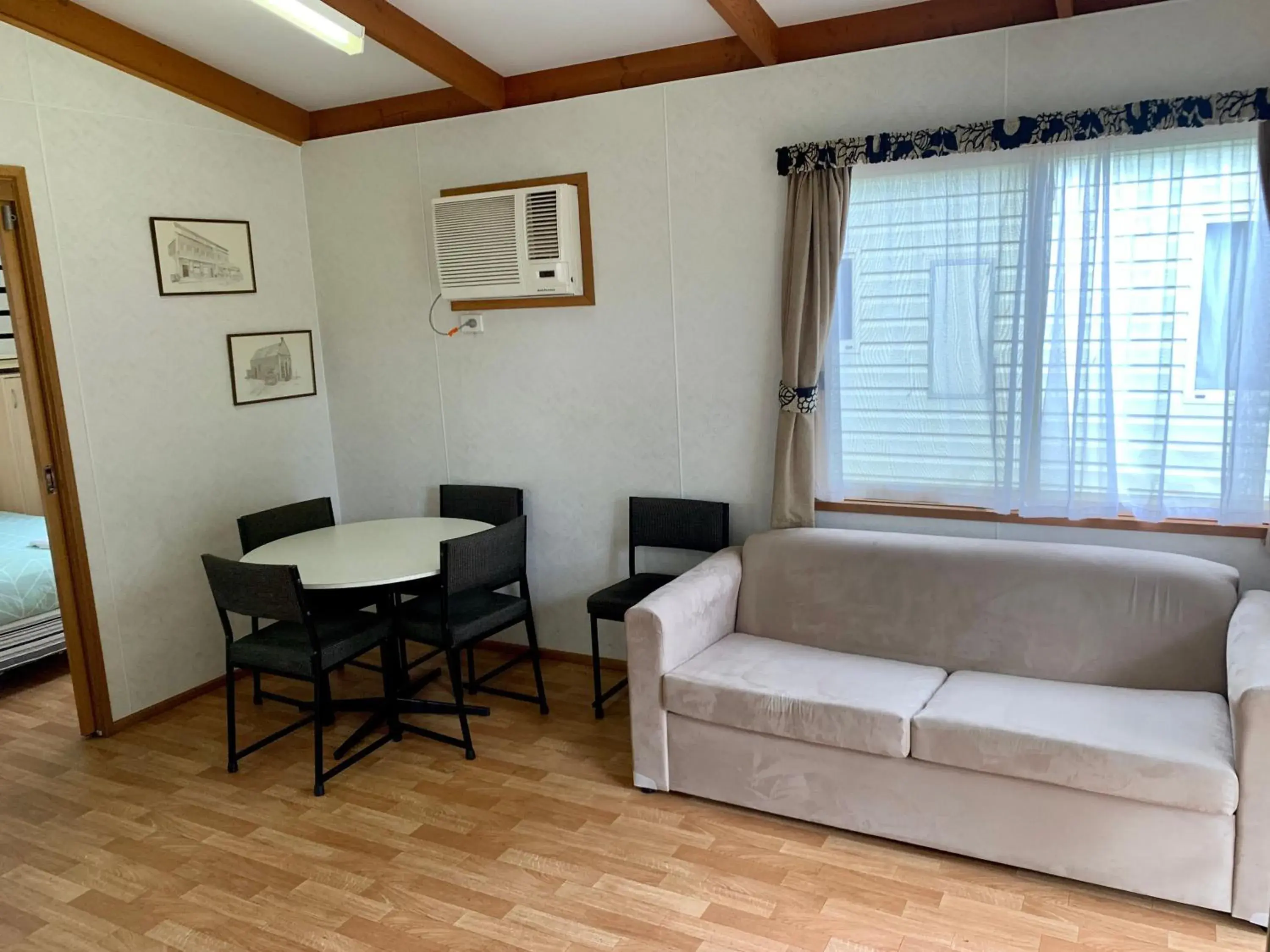 Family Suite - single occupancy in Tatura Cabin & Caravan Park Family Suite - single occupancy in Tatura Cabin & Caravan Park