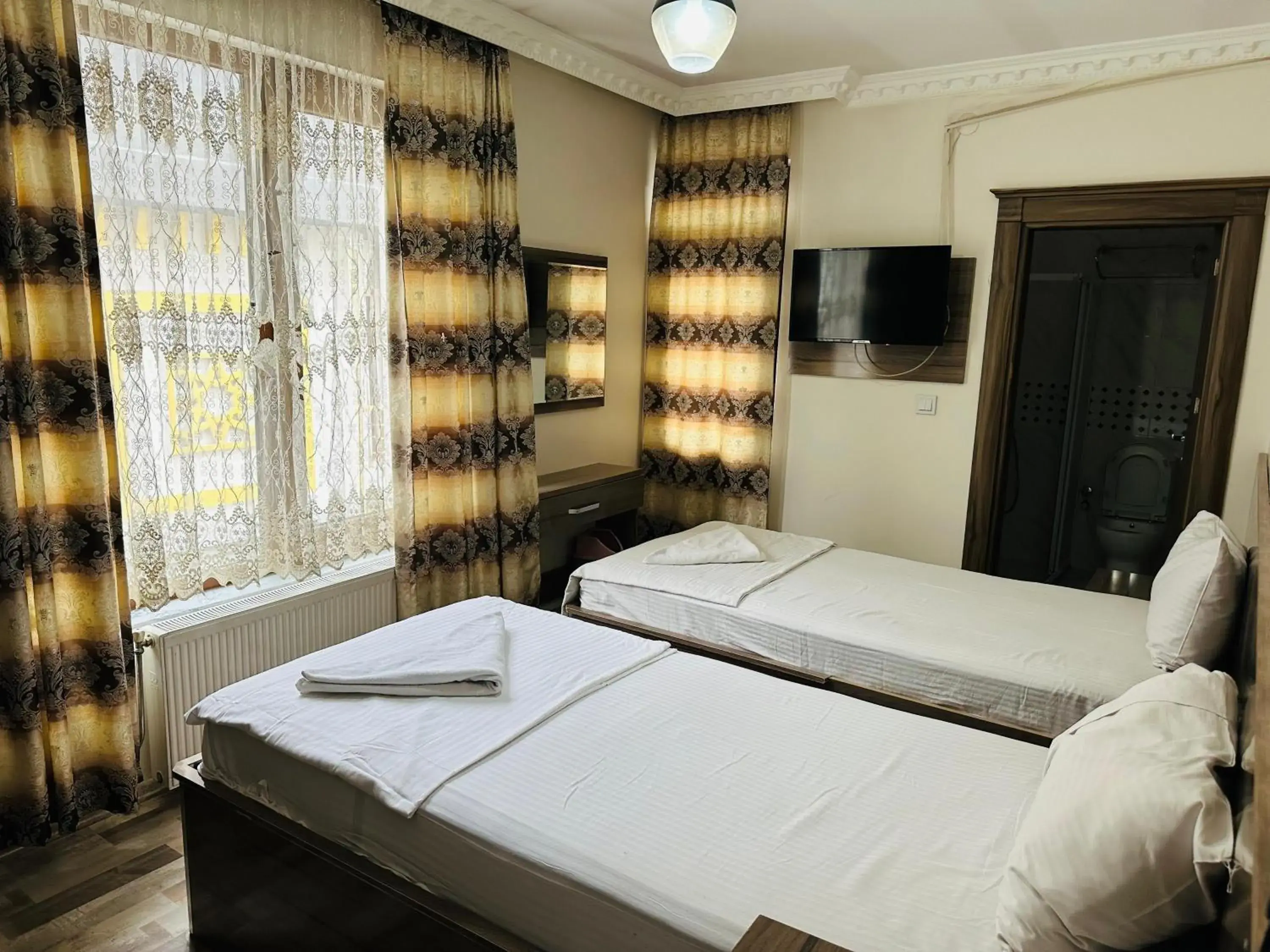 Double Room with Balcony in Toprak Hotel Double Room with Balcony in Toprak Hotel