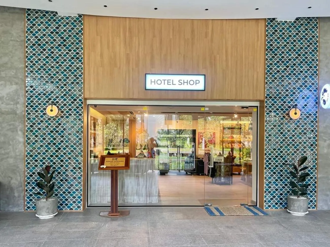 Shopping Area in Apsara Beachfront Resort & Villa