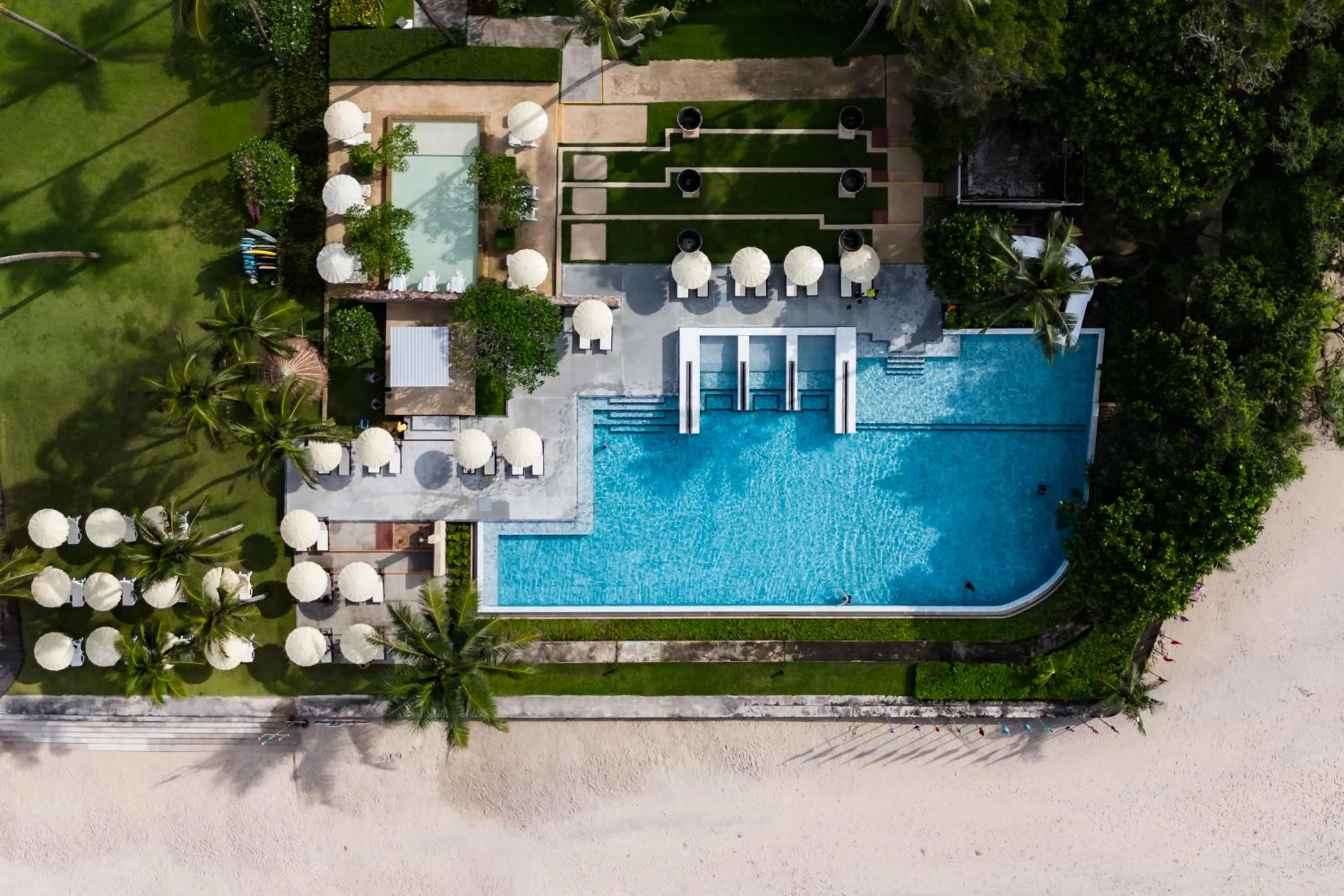 Swimming pool in Apsara Beachfront Resort & Villa