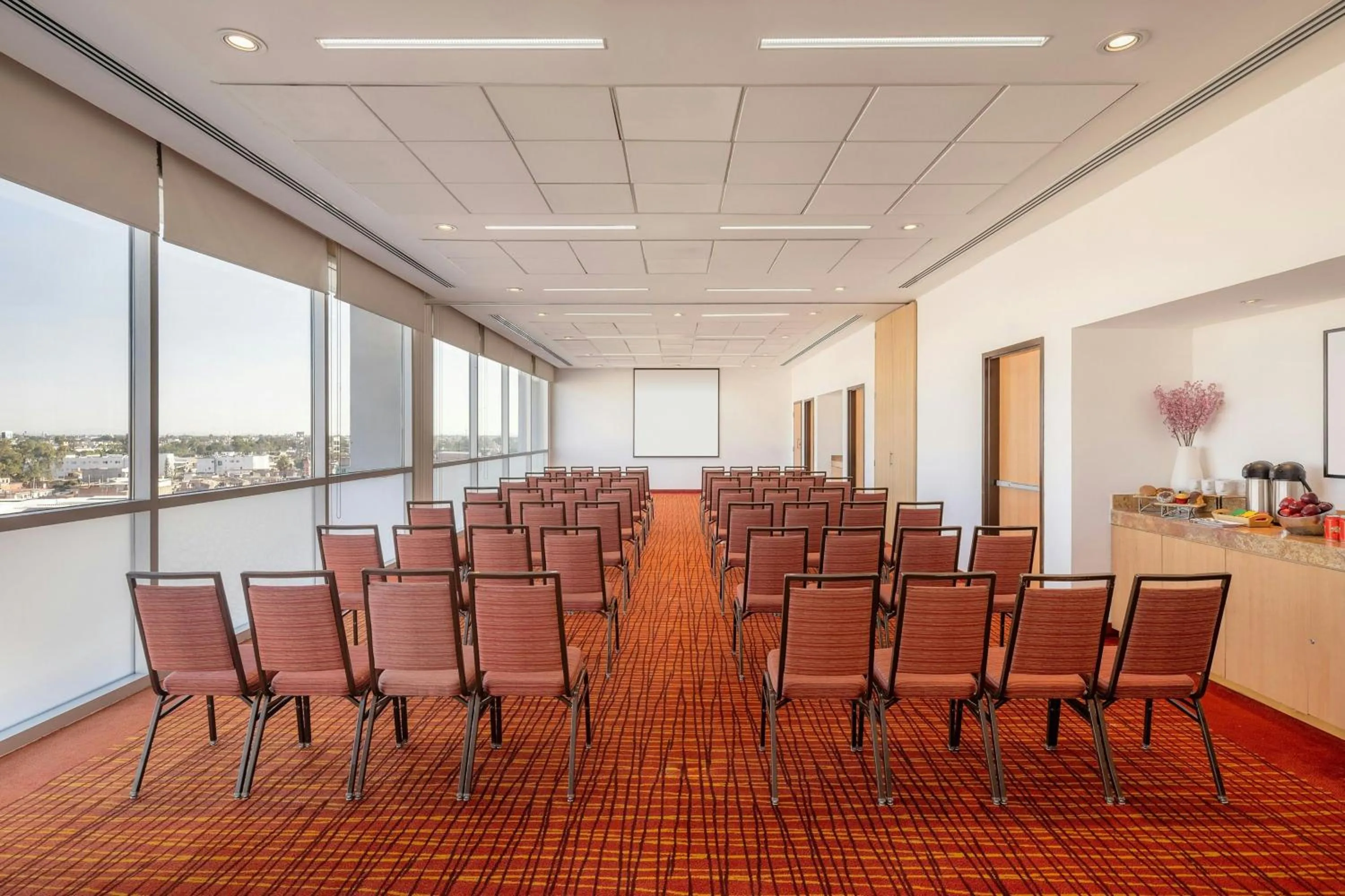 Meeting/conference room in Courtyard by Marriott Leon at The Poliforum