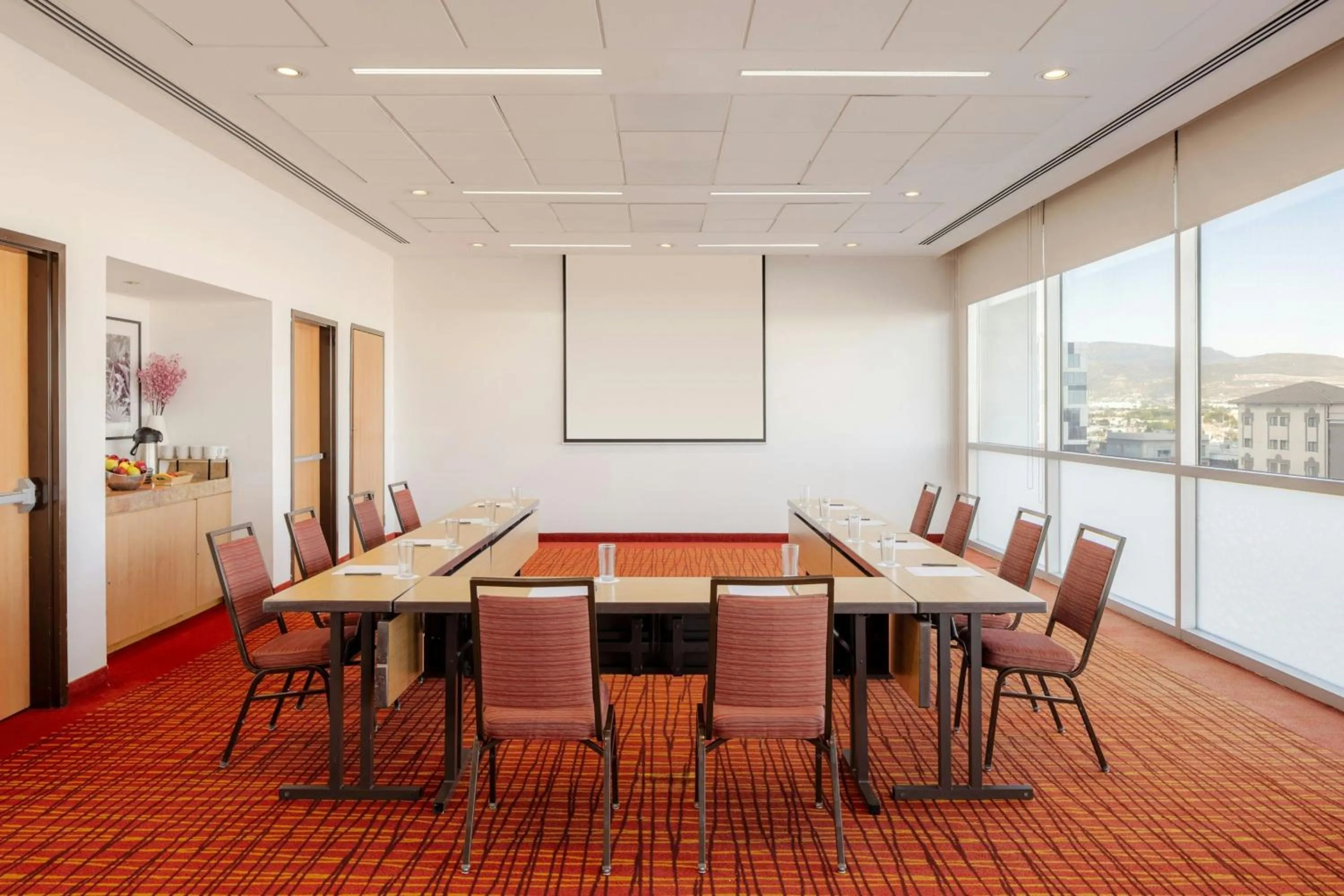 Meeting/conference room in Courtyard by Marriott Leon at The Poliforum