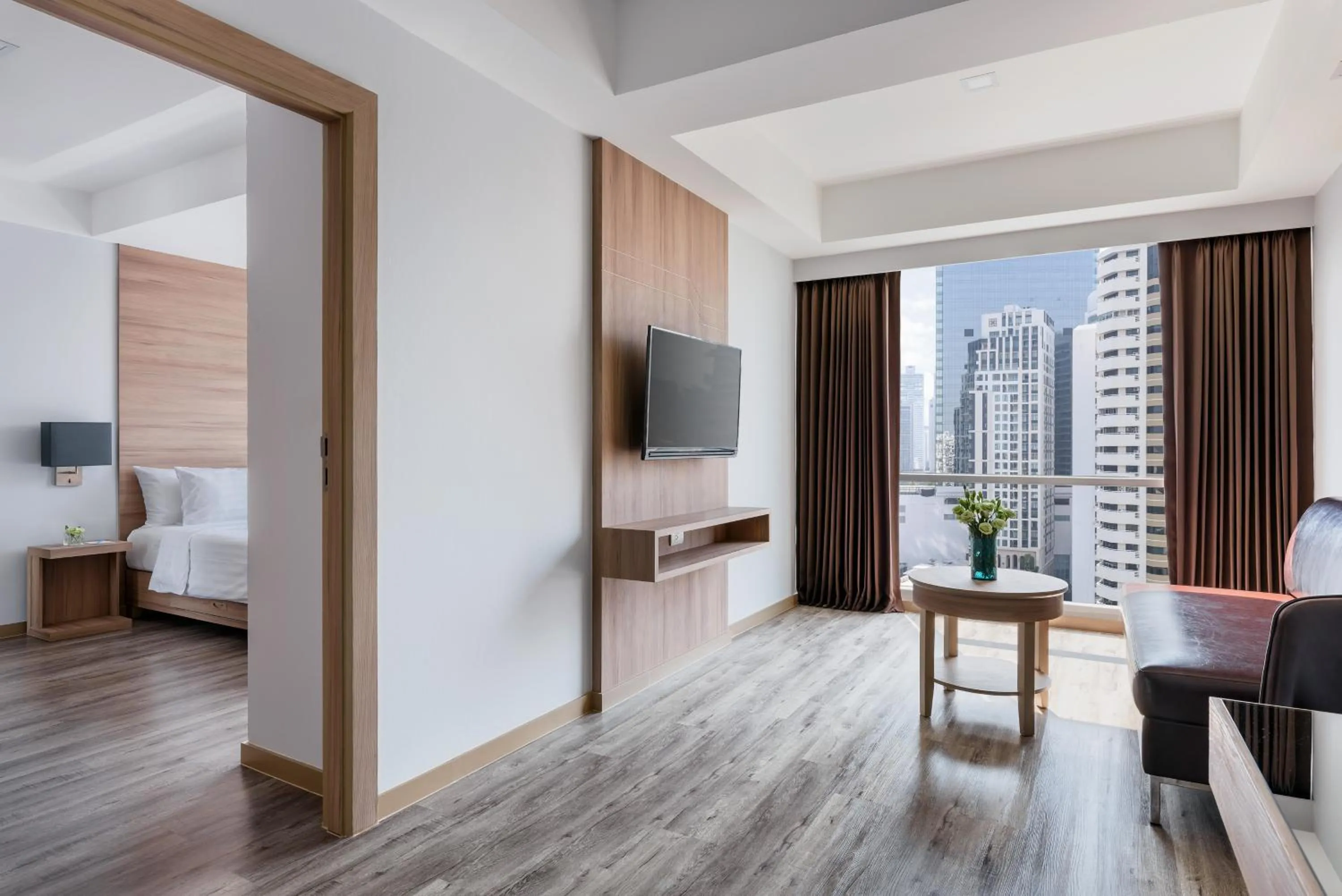 Living room, Bed in Adelphi Grande Sukhumvit