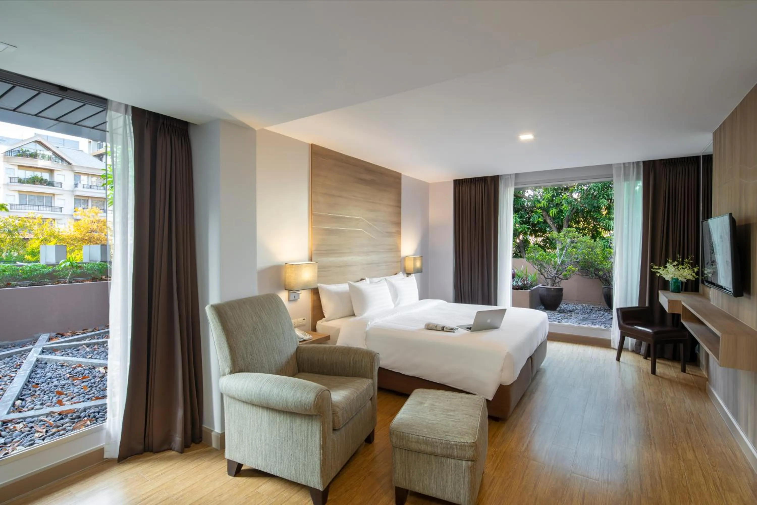 Bedroom, Bed in Adelphi Grande Sukhumvit