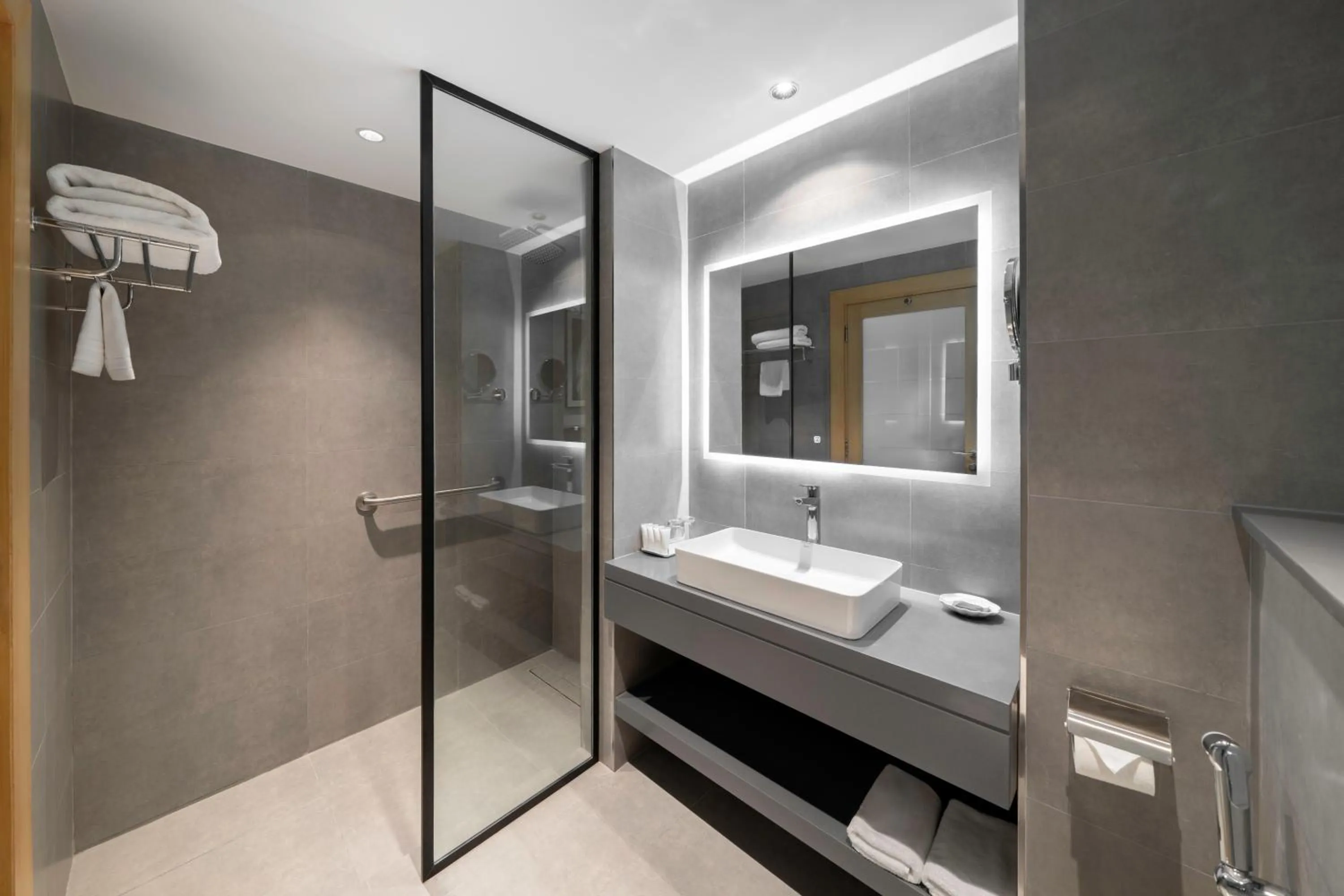 Shower in Park Inn by Radisson Al Khobar