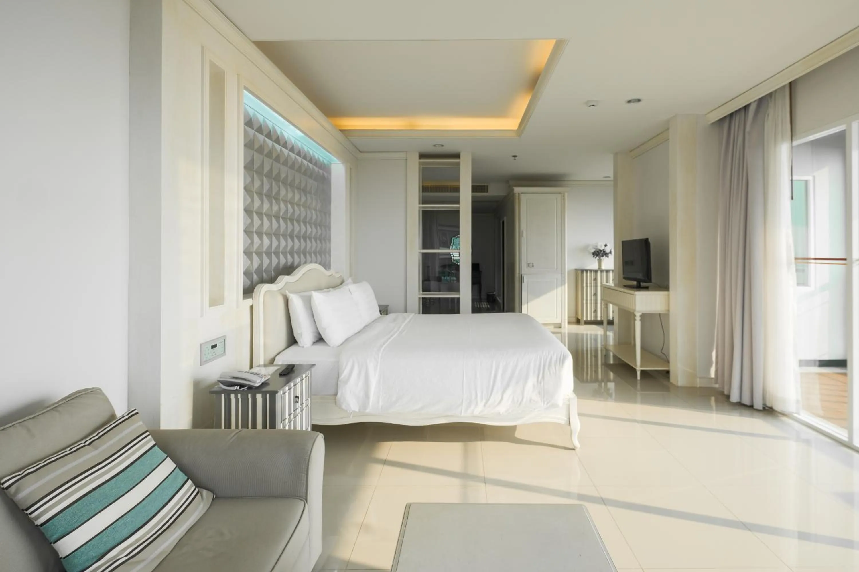 Photo of the whole room, Bed in Welcome World Beachfront Resort