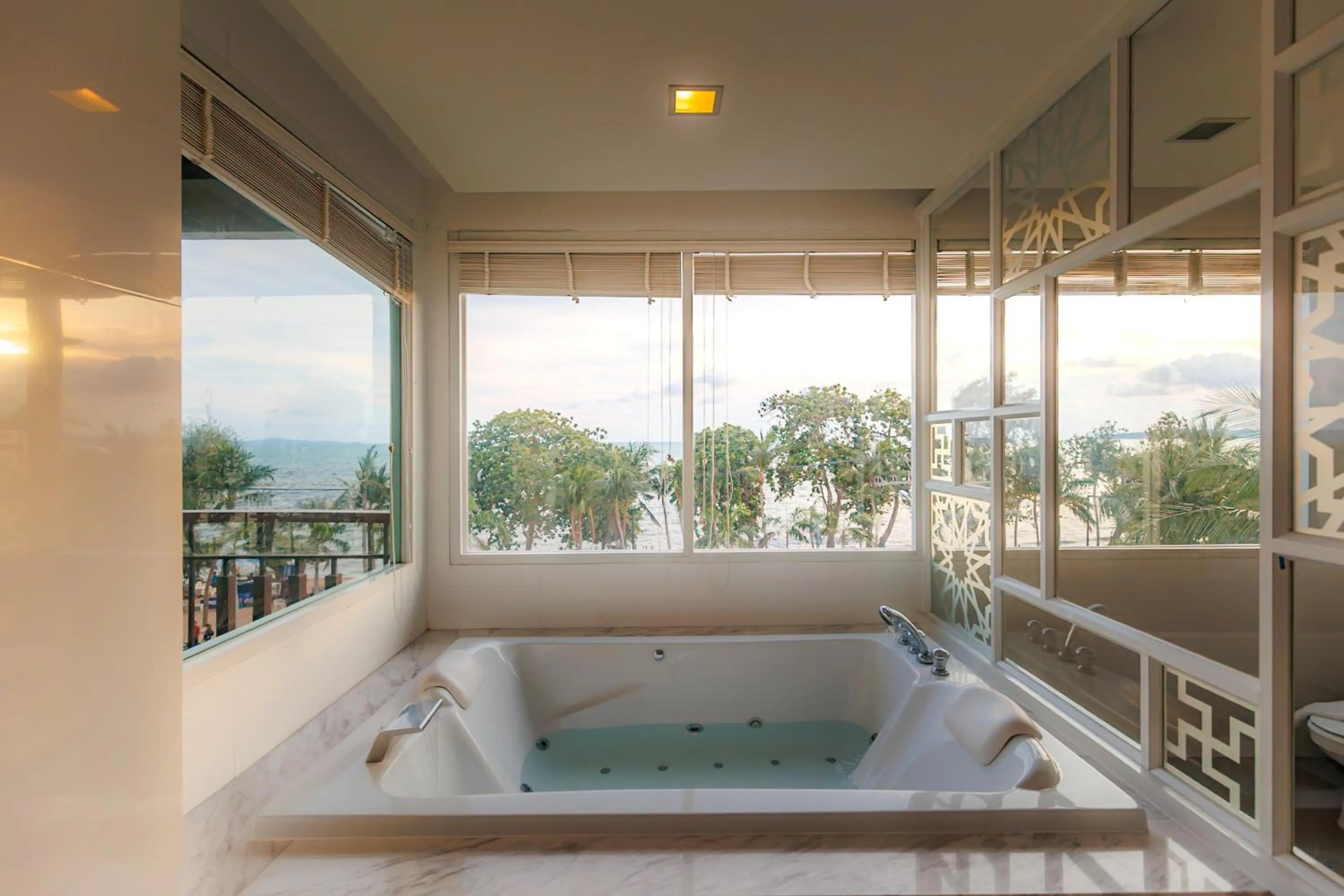Bathroom in Welcome World Beachfront Resort