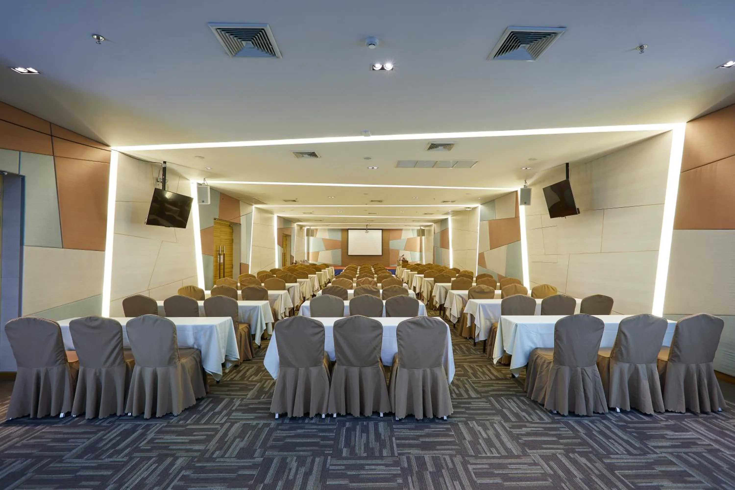 Meeting/conference room in Welcome World Beachfront Resort