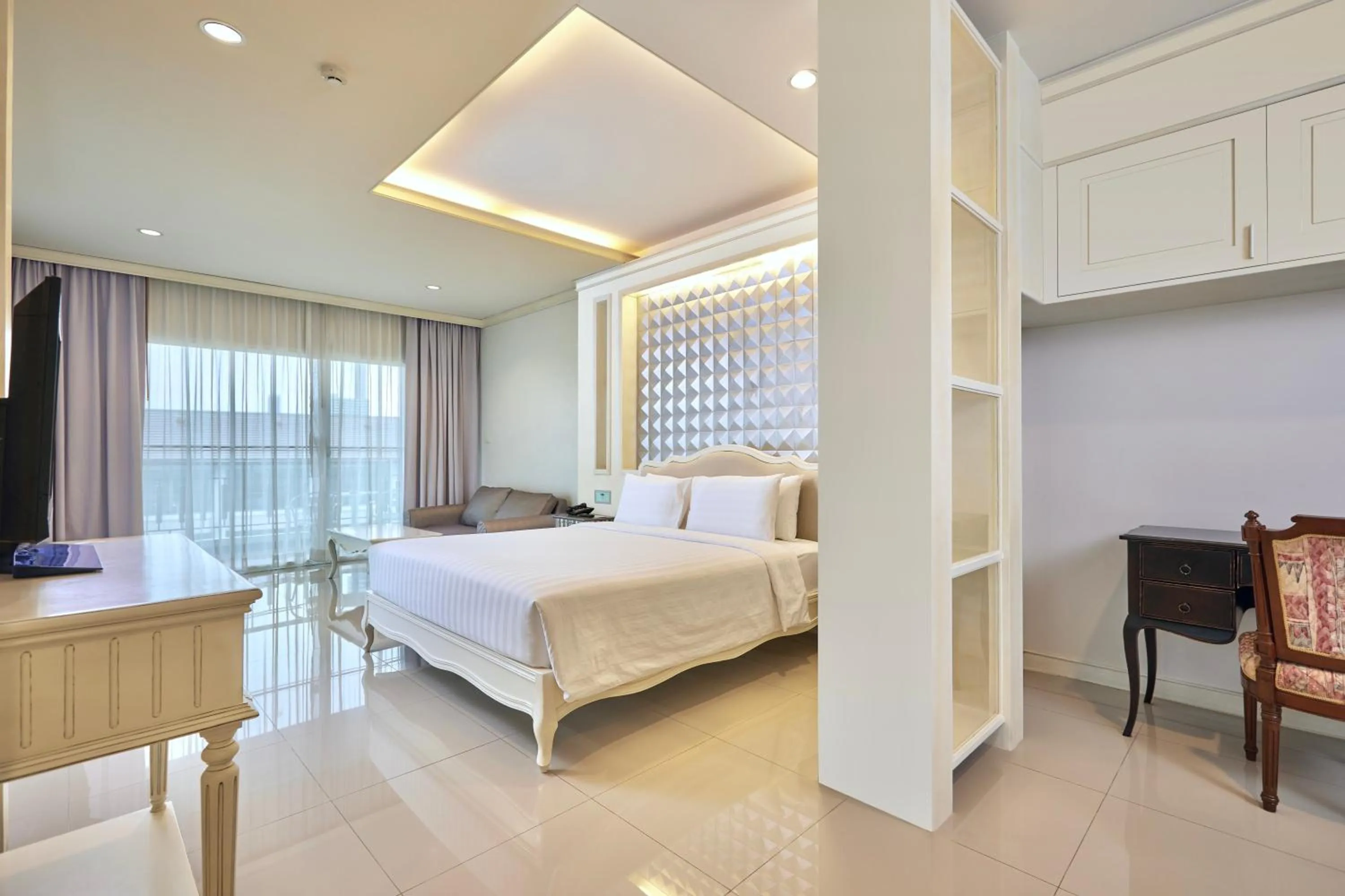 Bedroom, Bed in Welcome World Beachfront Resort