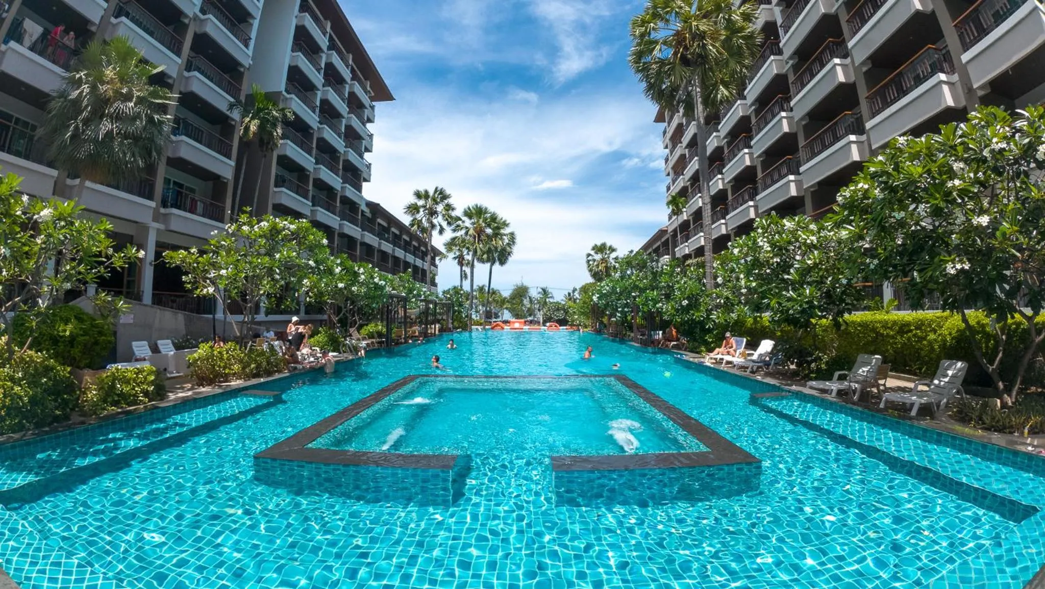 Swimming pool in Welcome World Beachfront Resort