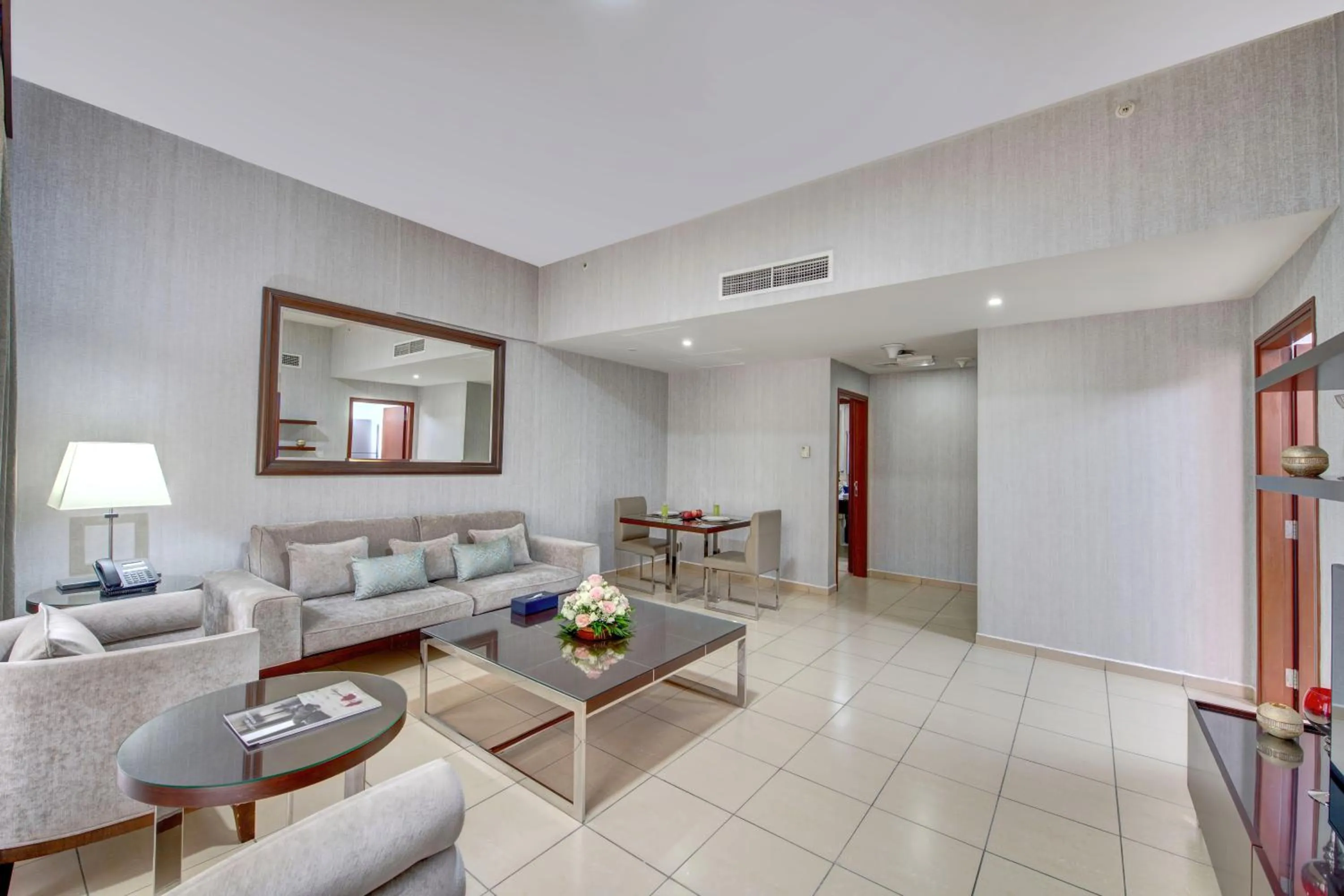 Living room in SUHA JBR Hotel Apartments