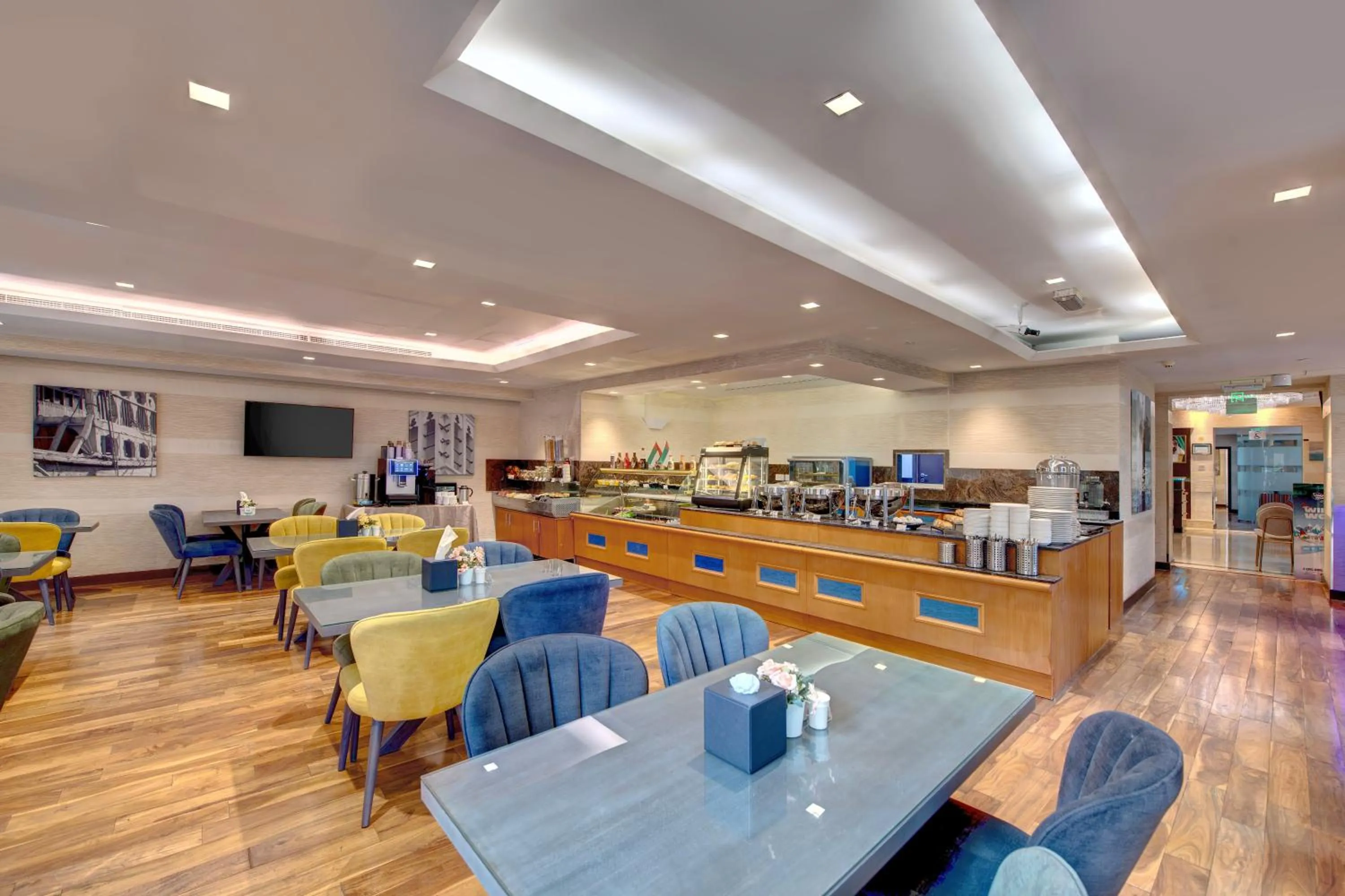 Dining area in SUHA JBR Hotel Apartments